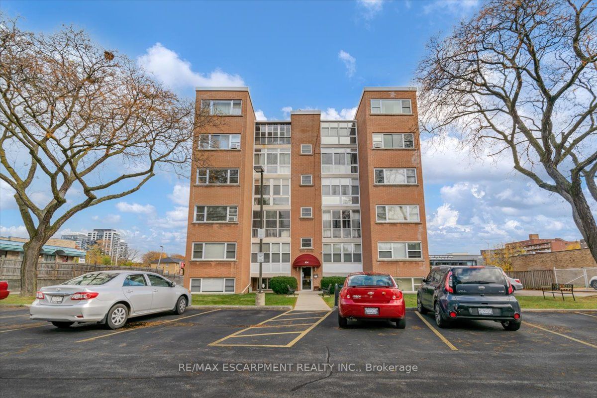 824 Brant St, #22