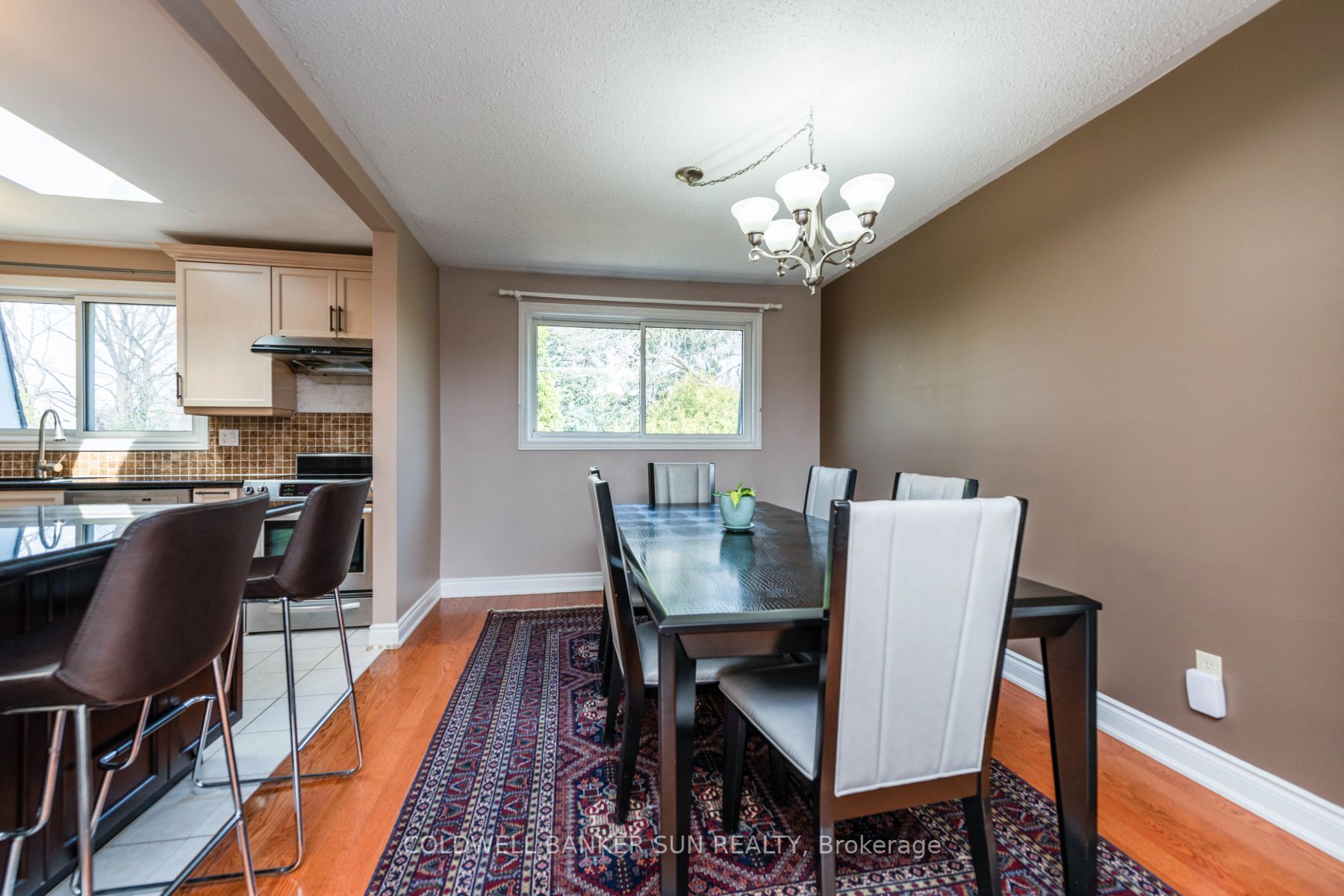 2483 Yarmouth Cres