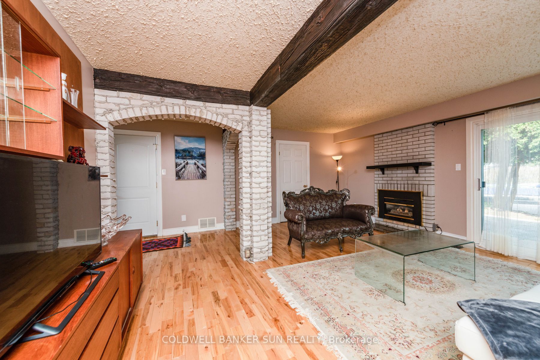 2483 Yarmouth Cres