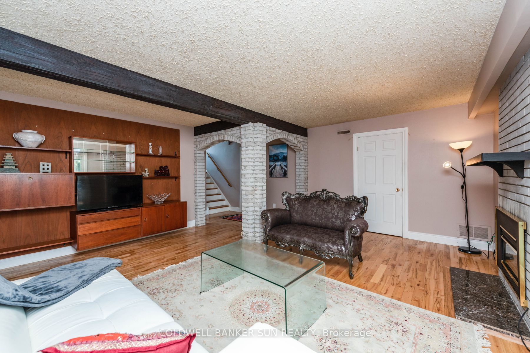 2483 Yarmouth Cres
