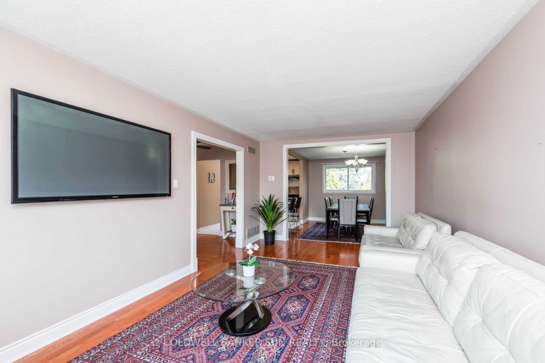 2483 Yarmouth Cres