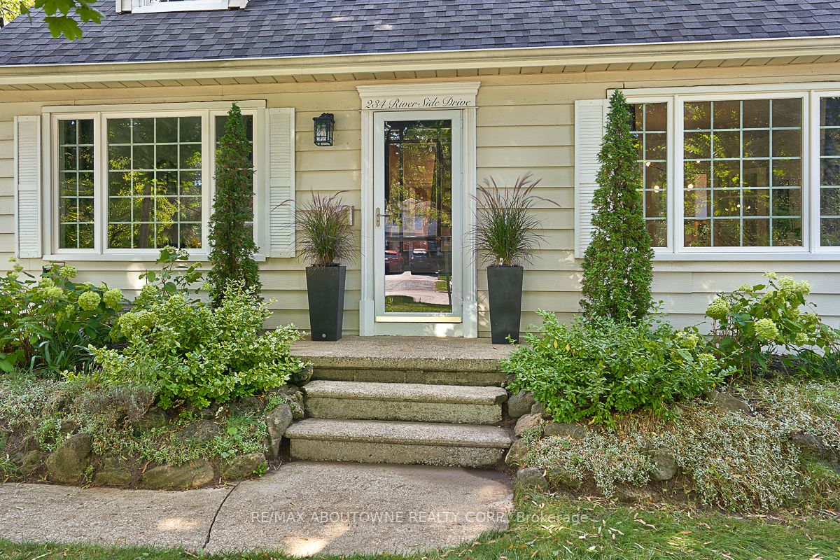 234 River Side Dr