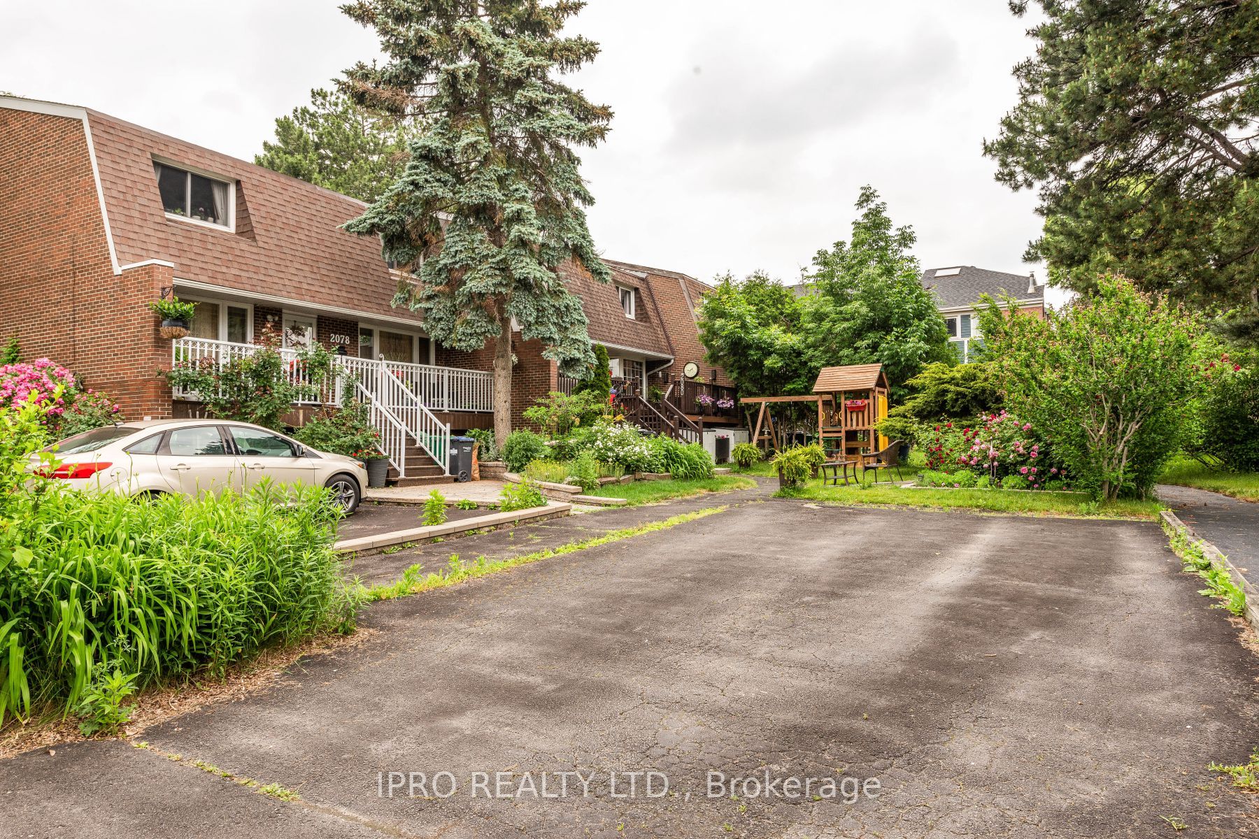 2080 Millway Gate