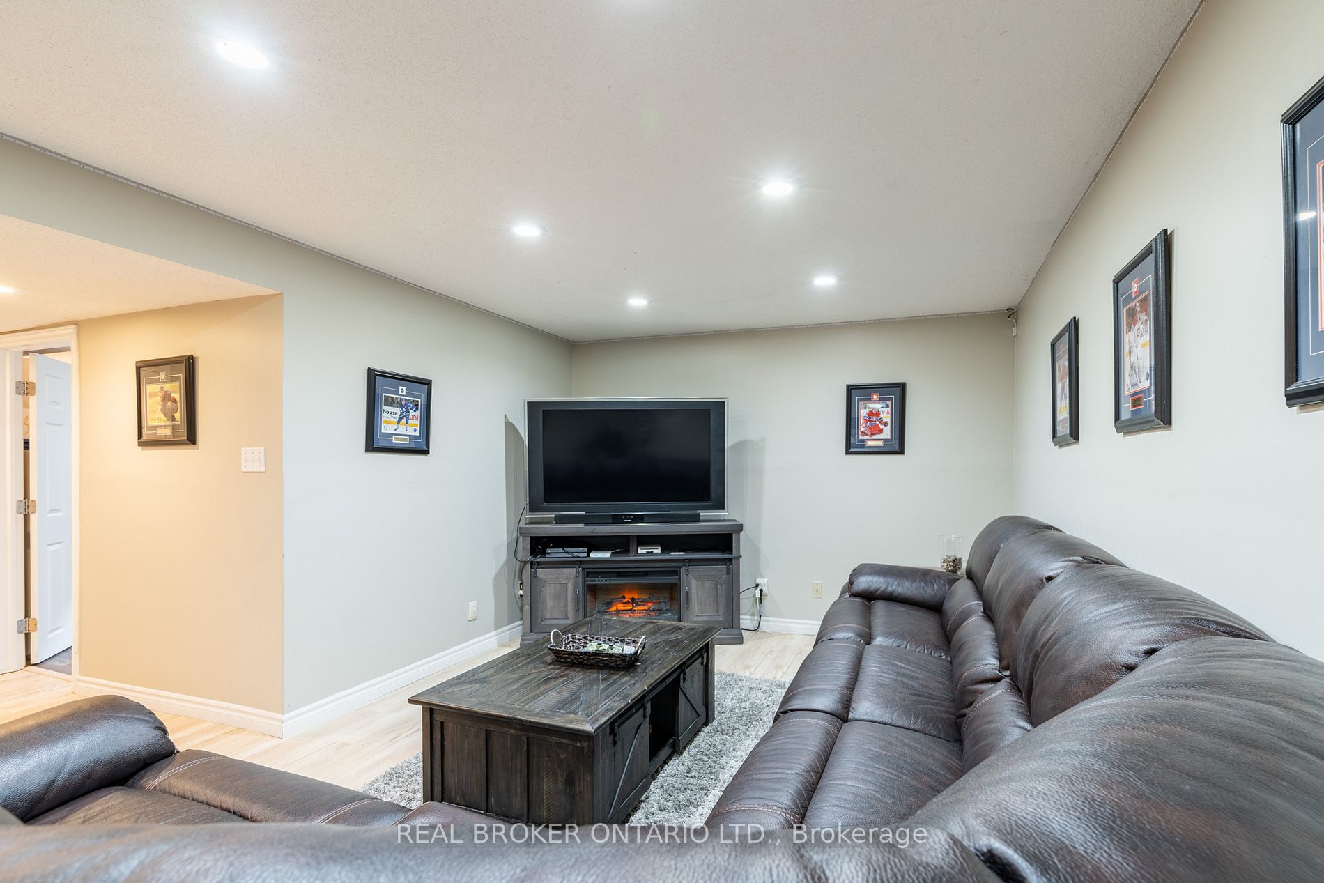3111 Autumn Hill Cres