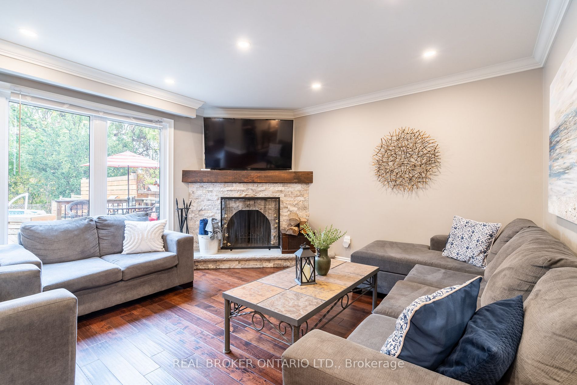 3111 Autumn Hill Cres