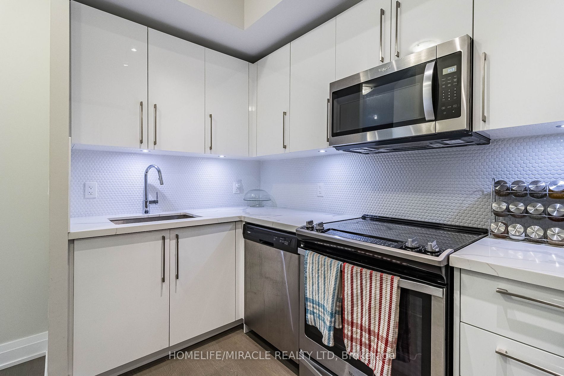 20 Shore Breeze Drive, #609