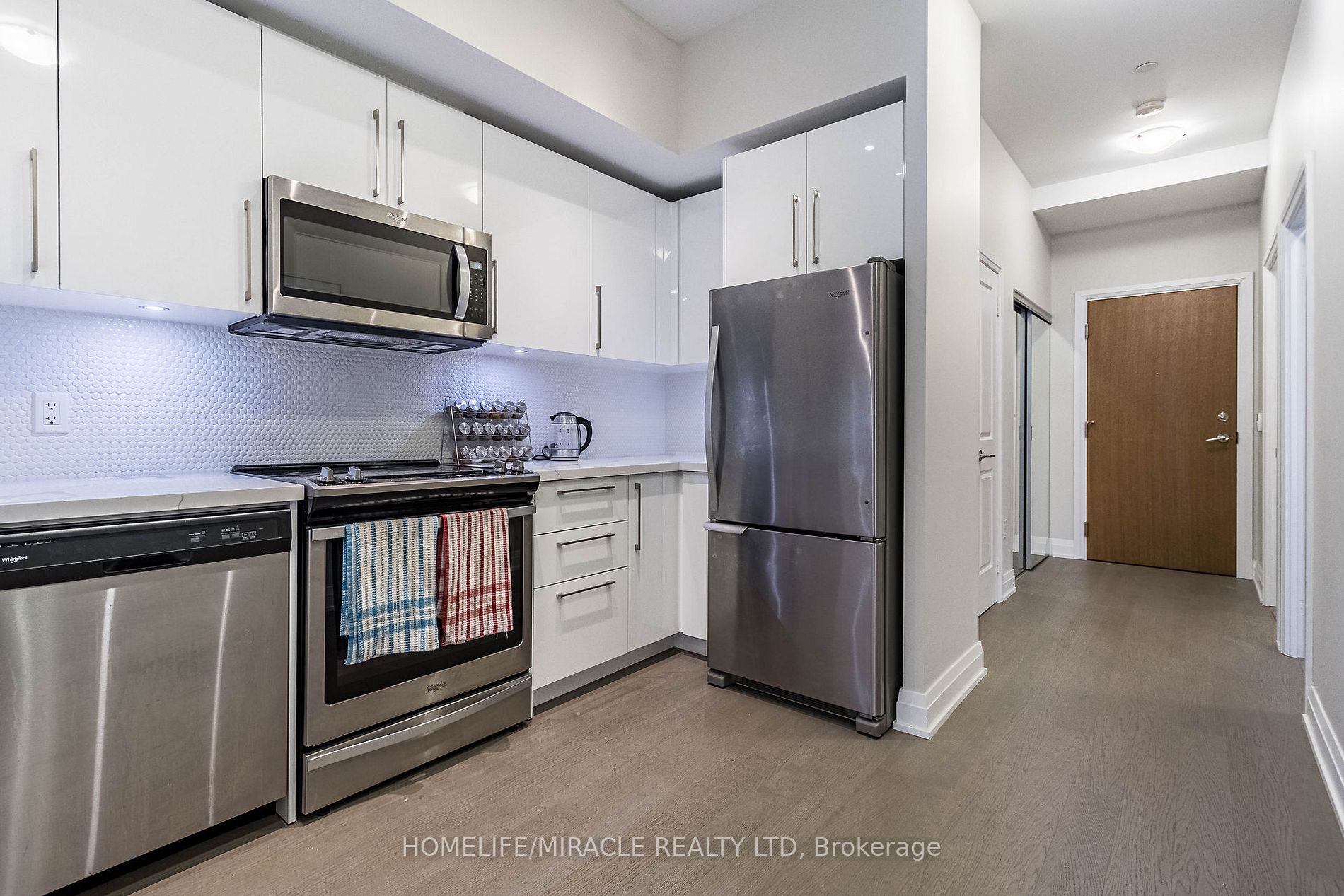 20 Shore Breeze Dr, #609