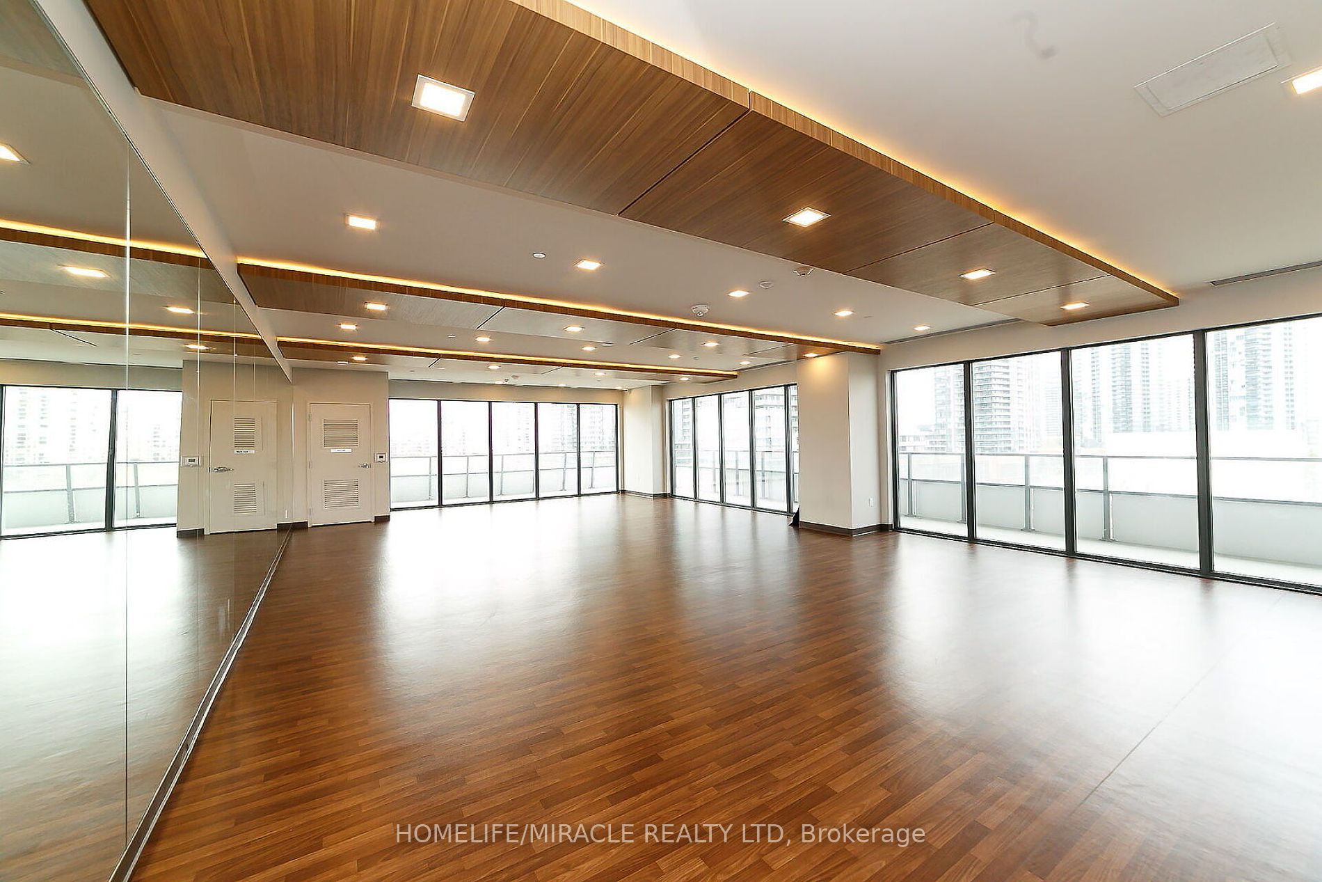 20 Shore Breeze Drive, #609