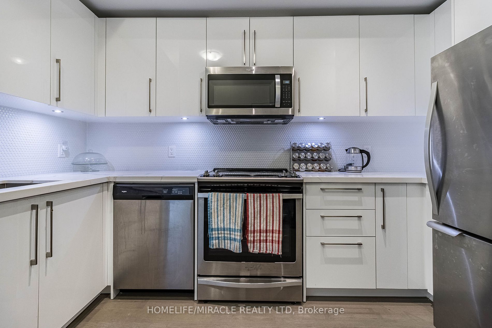20 Shore Breeze Dr, #609