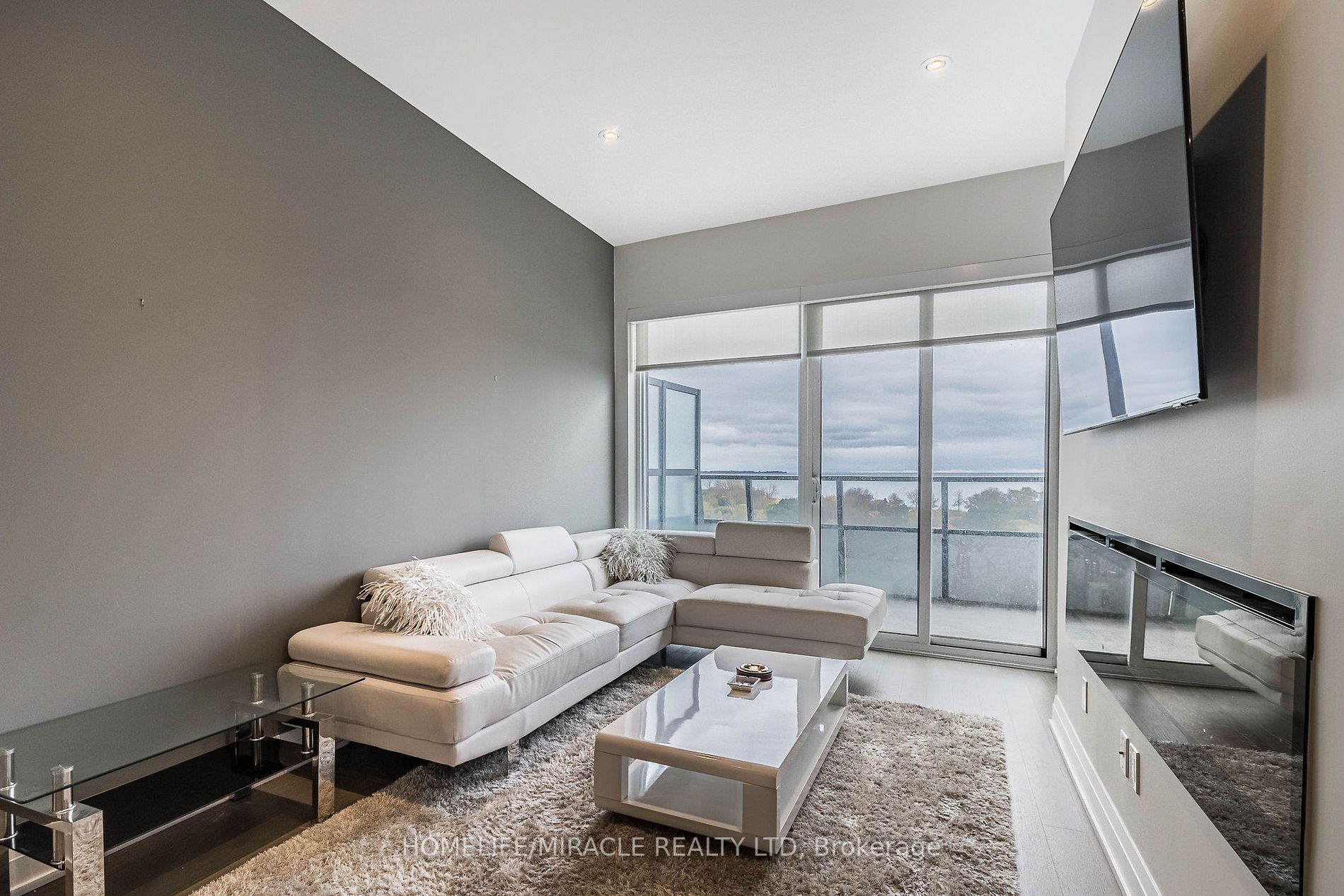 20 Shore Breeze Dr, #609