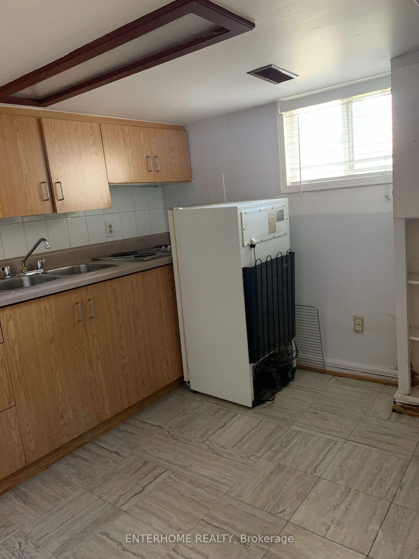 33 Kirknewton Rd
