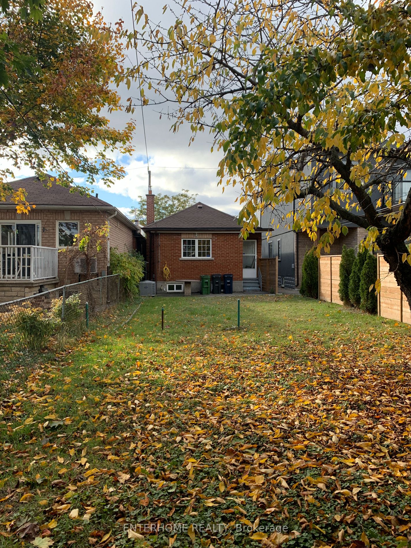 33 Kirknewton Rd