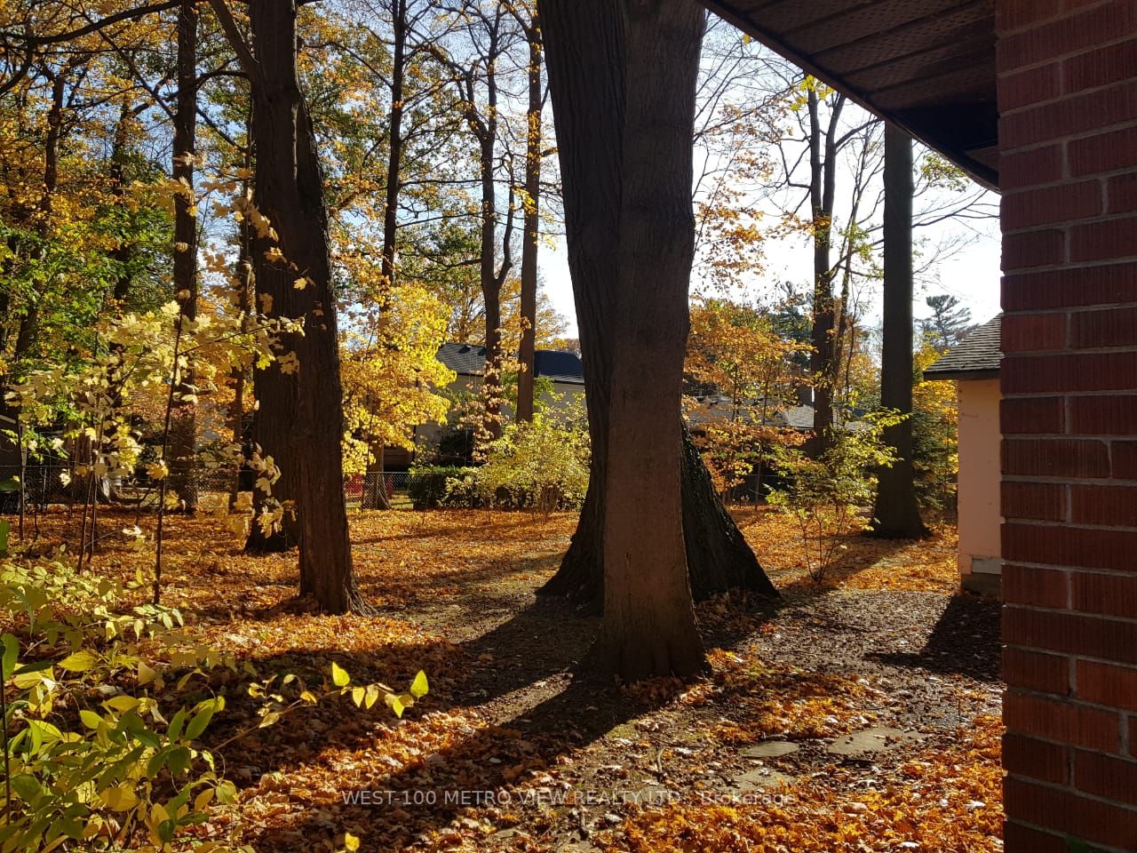 276 Lakeshore Road W