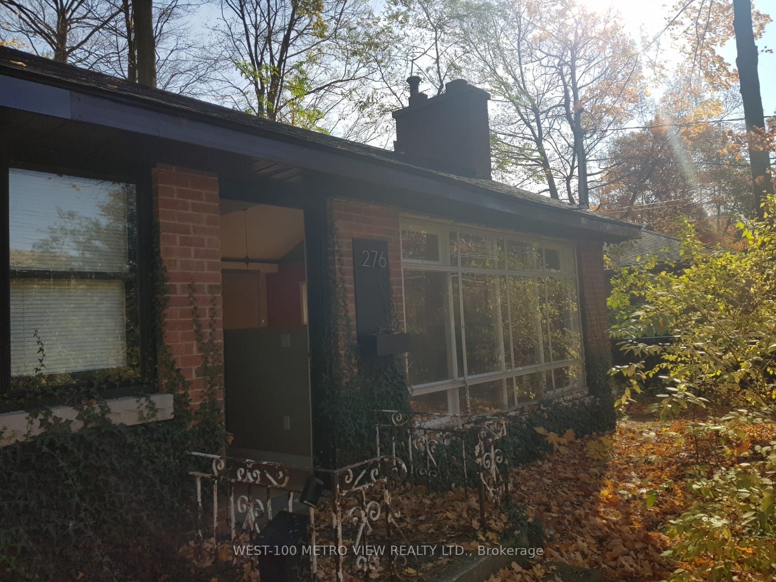 276 Lakeshore Road W