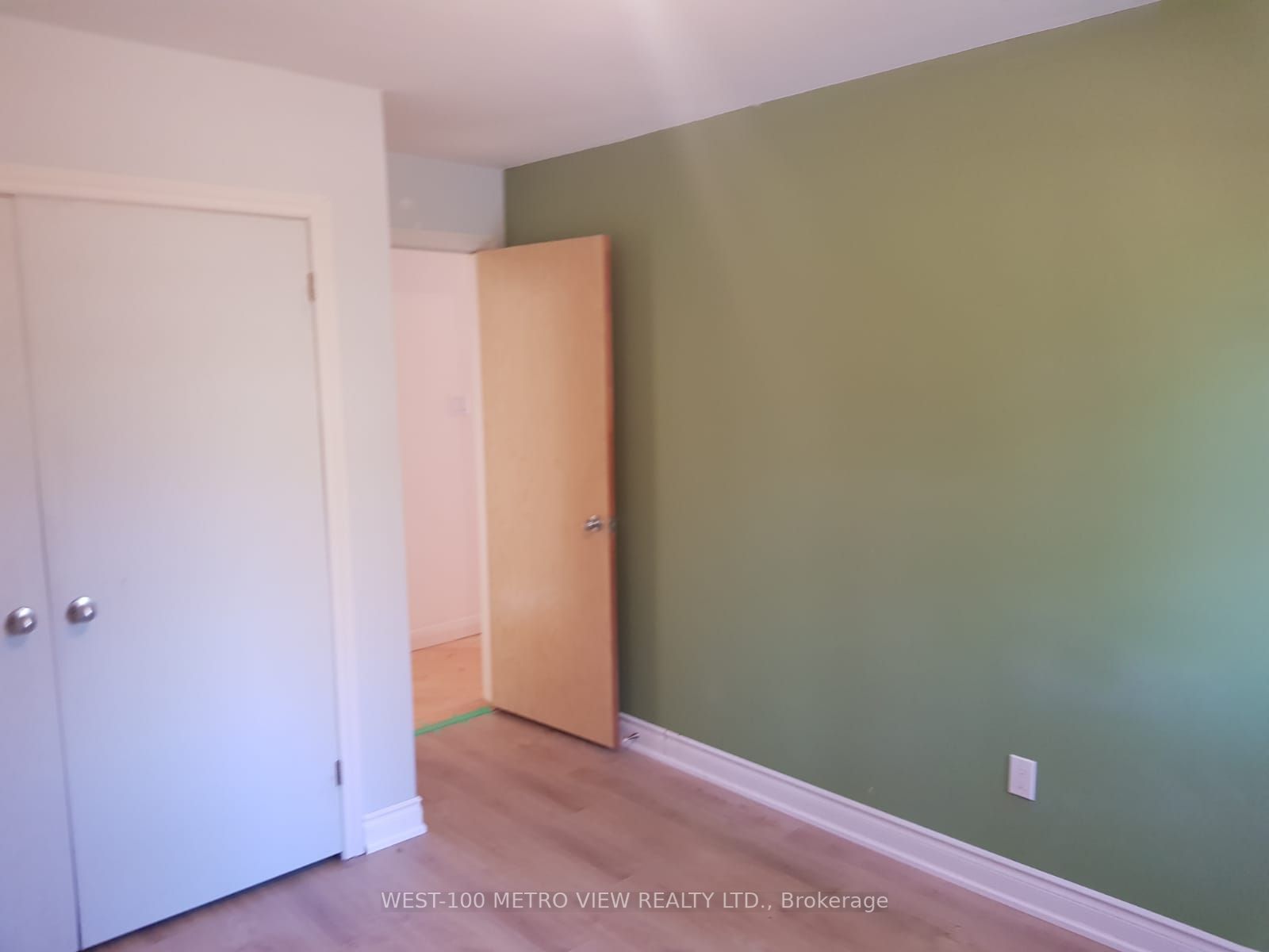 276 Lakeshore Road W