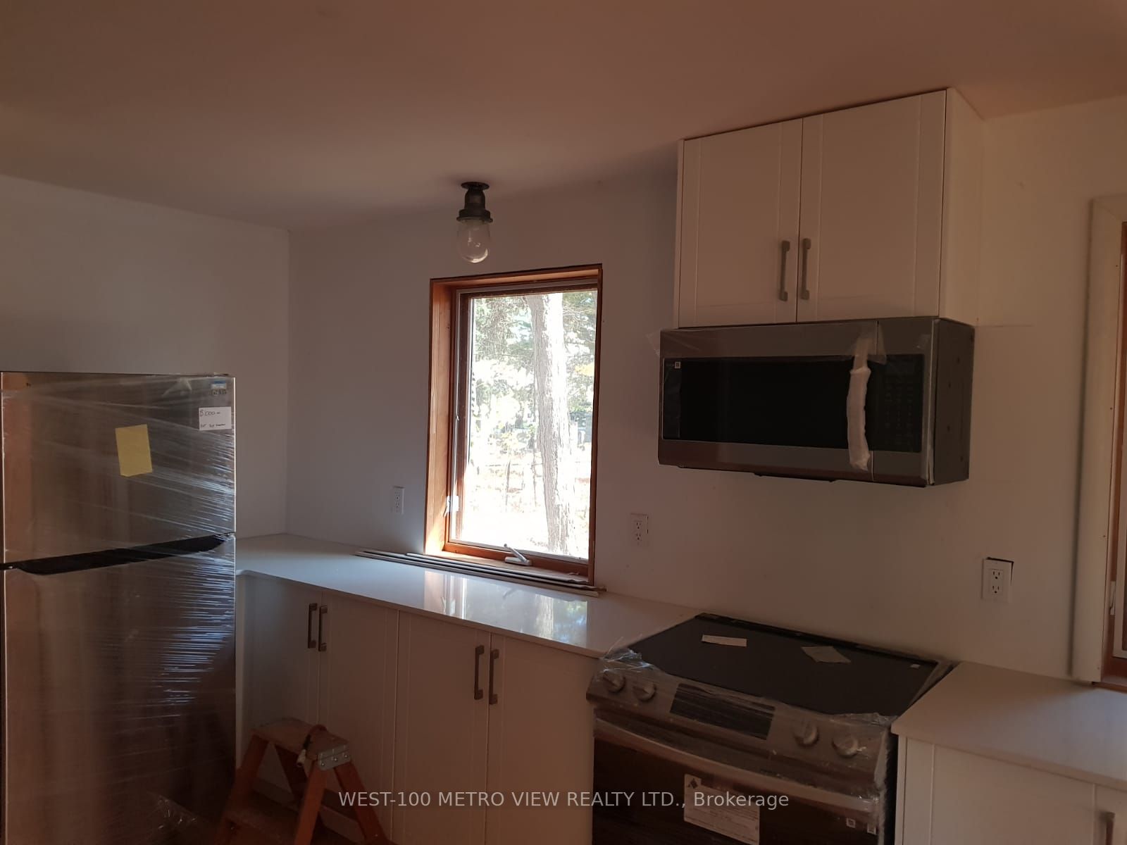 276 Lakeshore Road W