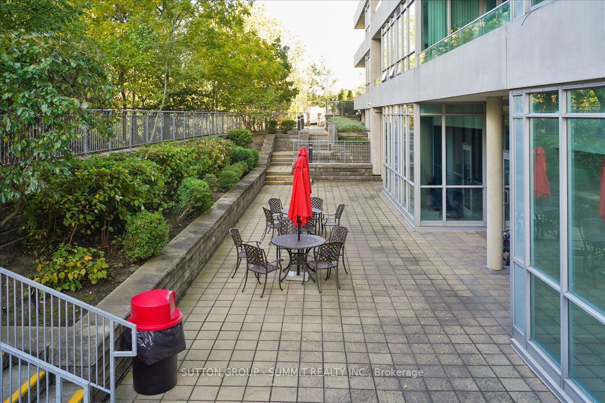 1055 Southdown Rd, #703