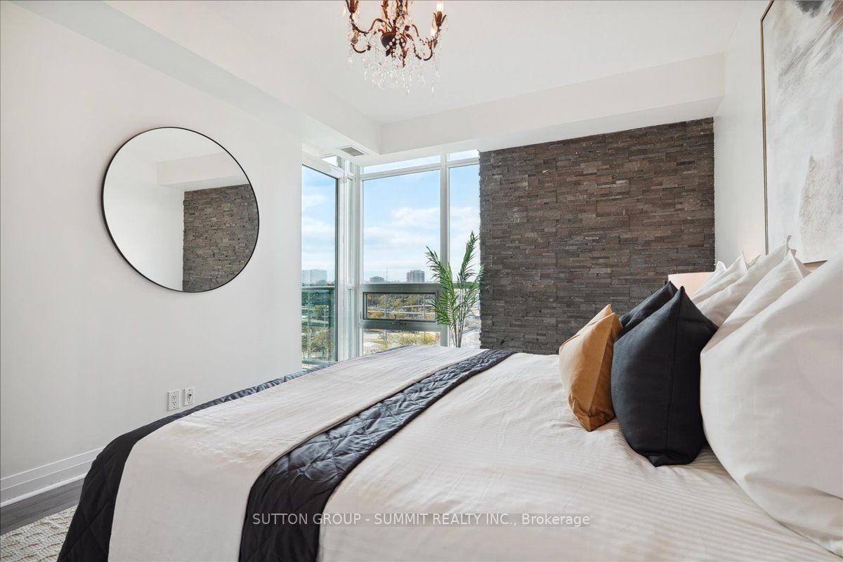 1055 Southdown Rd, #703