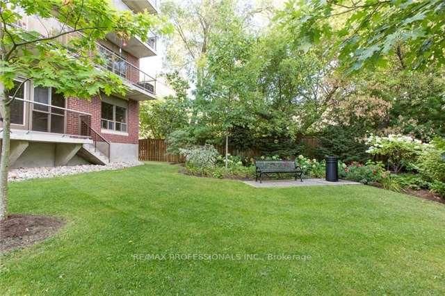 4196 Dundas St W, #607
