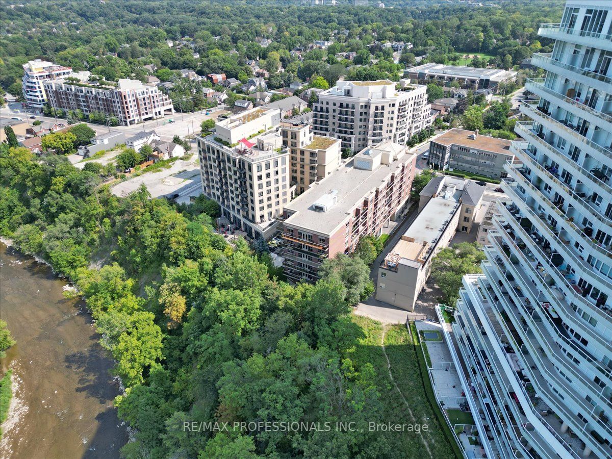 4196 Dundas St W, #607