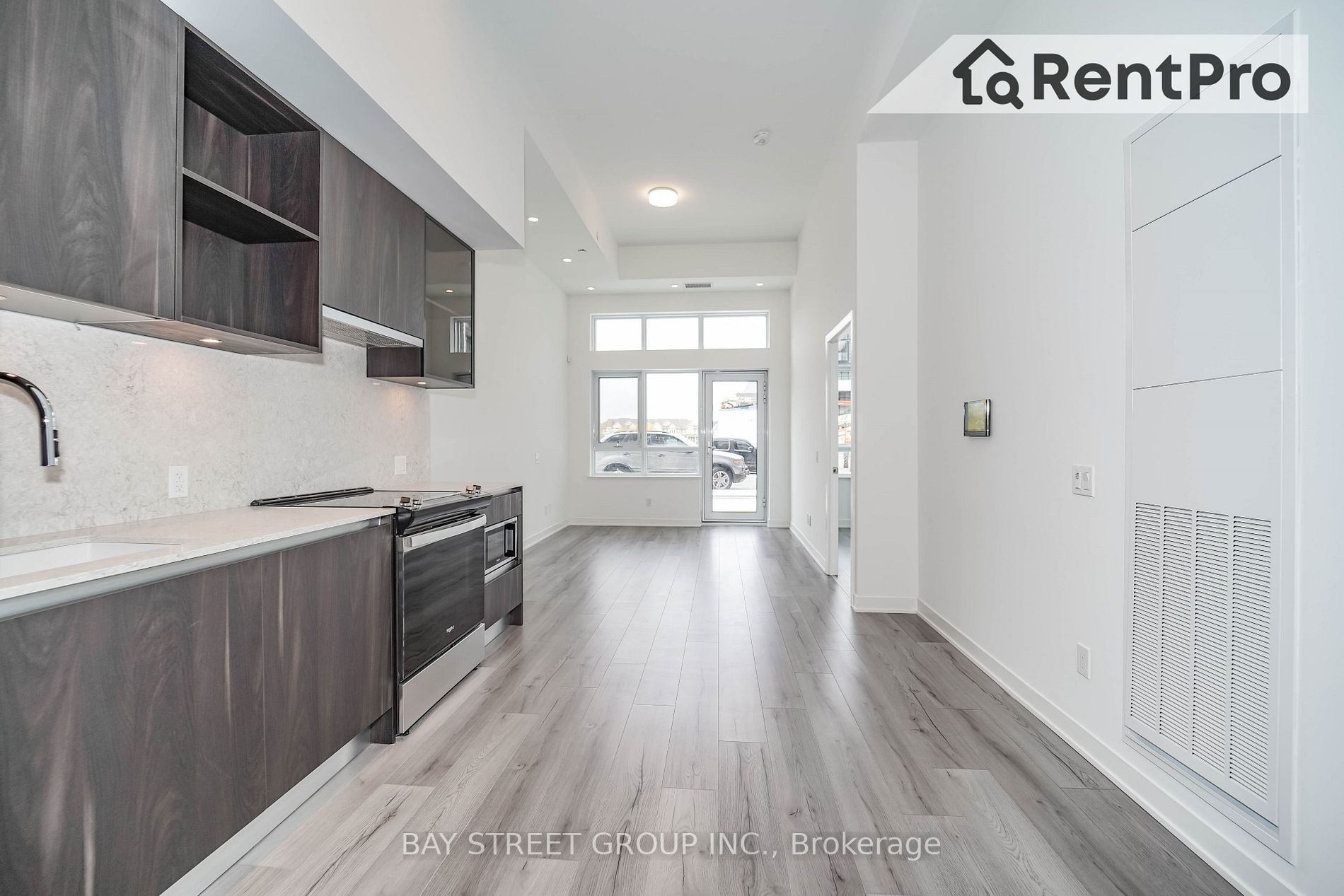 407 Dundas St W, #120