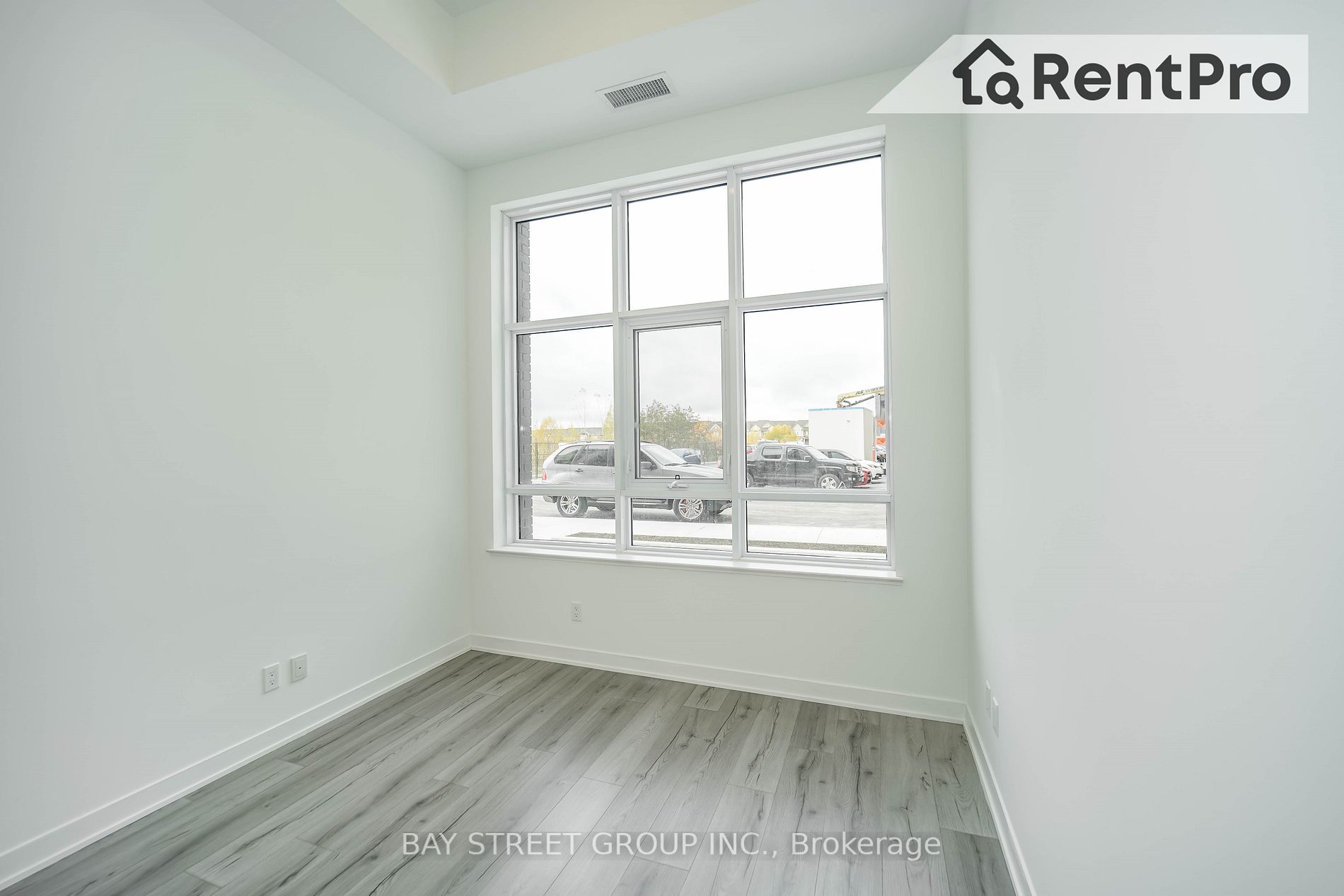 407 Dundas St W, #120