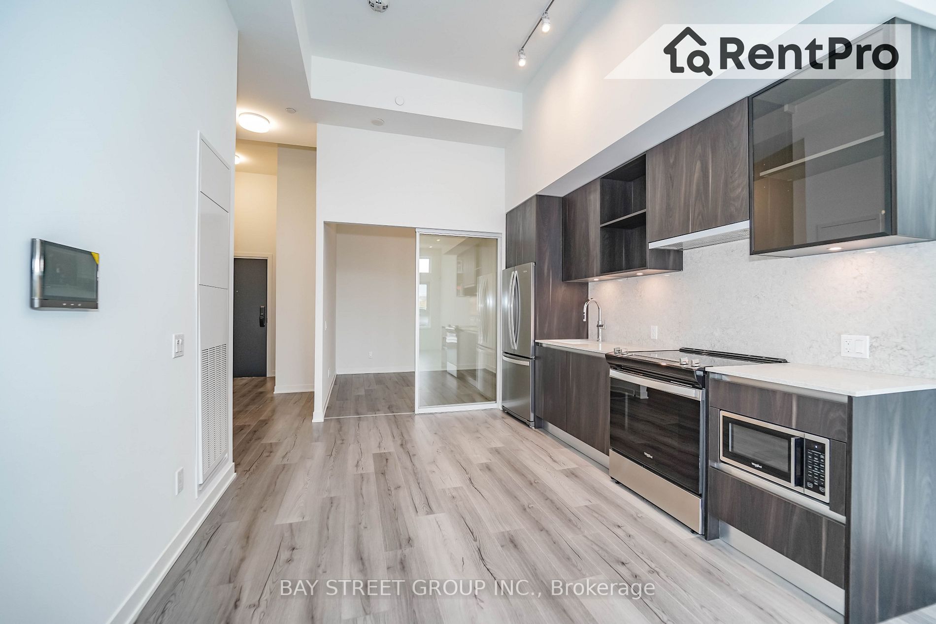 407 Dundas St W, #120