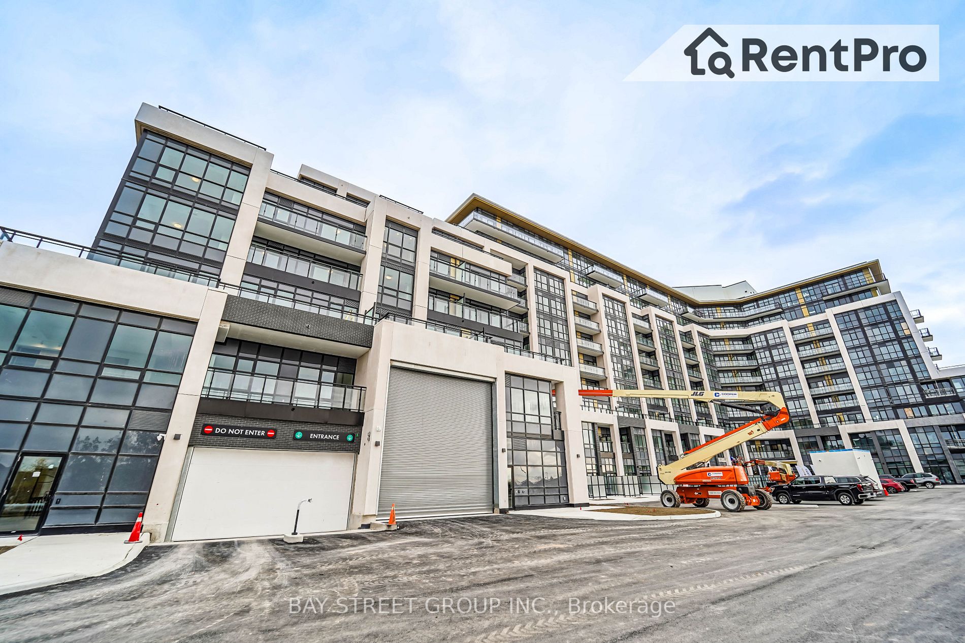 407 Dundas St W, #120