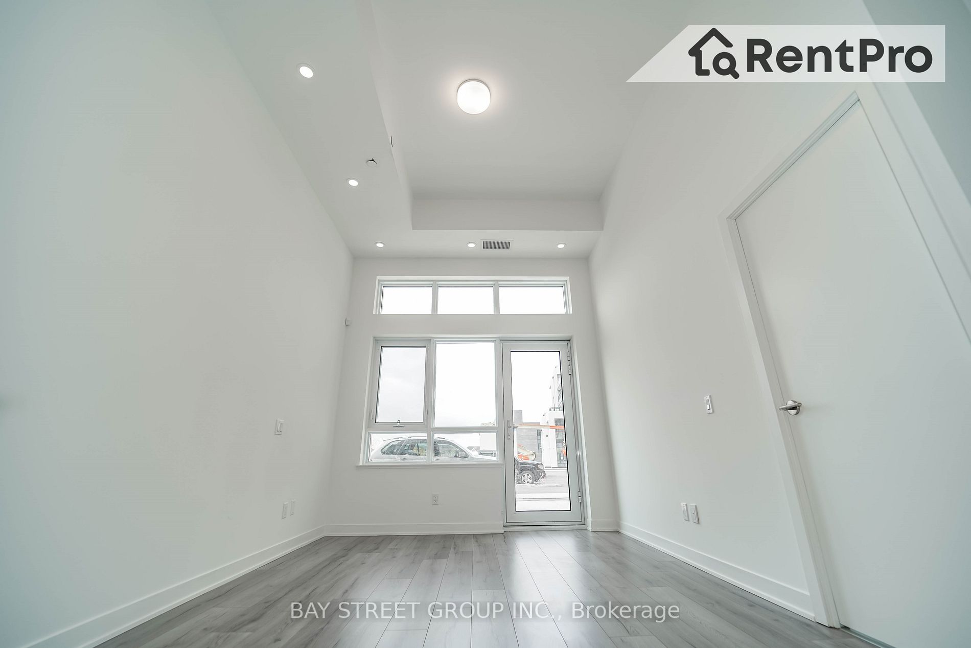 407 Dundas St W, #120