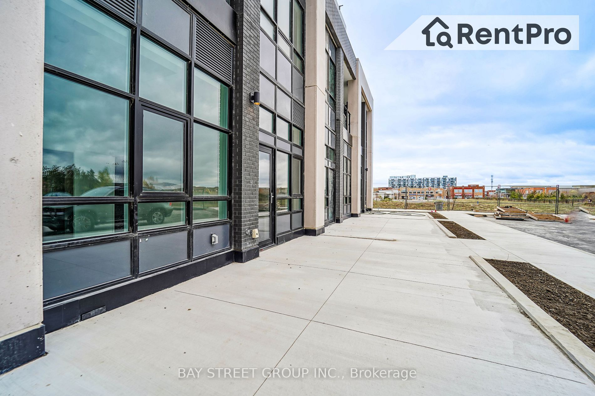 407 Dundas St W, #120