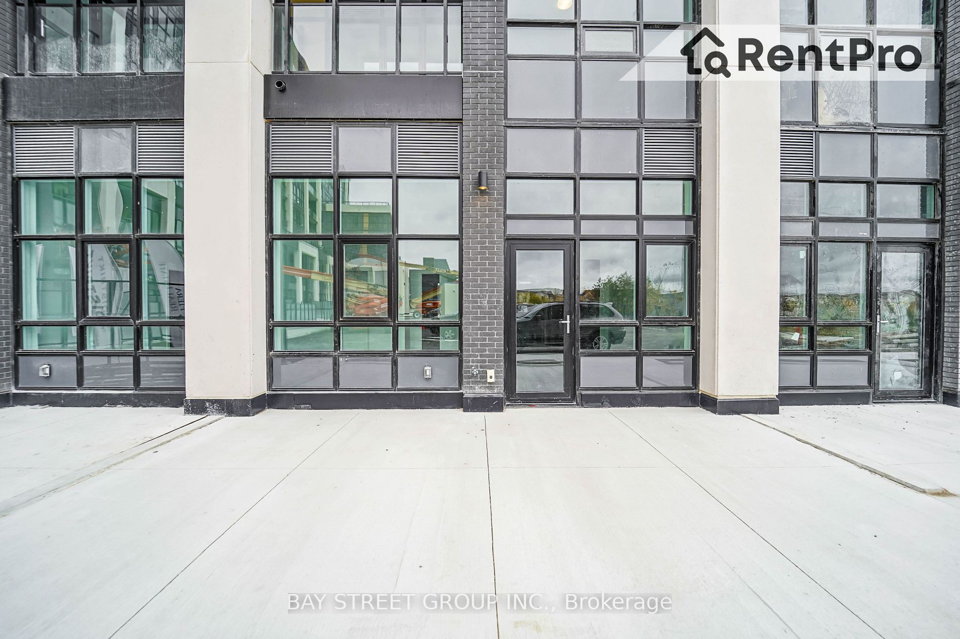 407 Dundas St W, #120