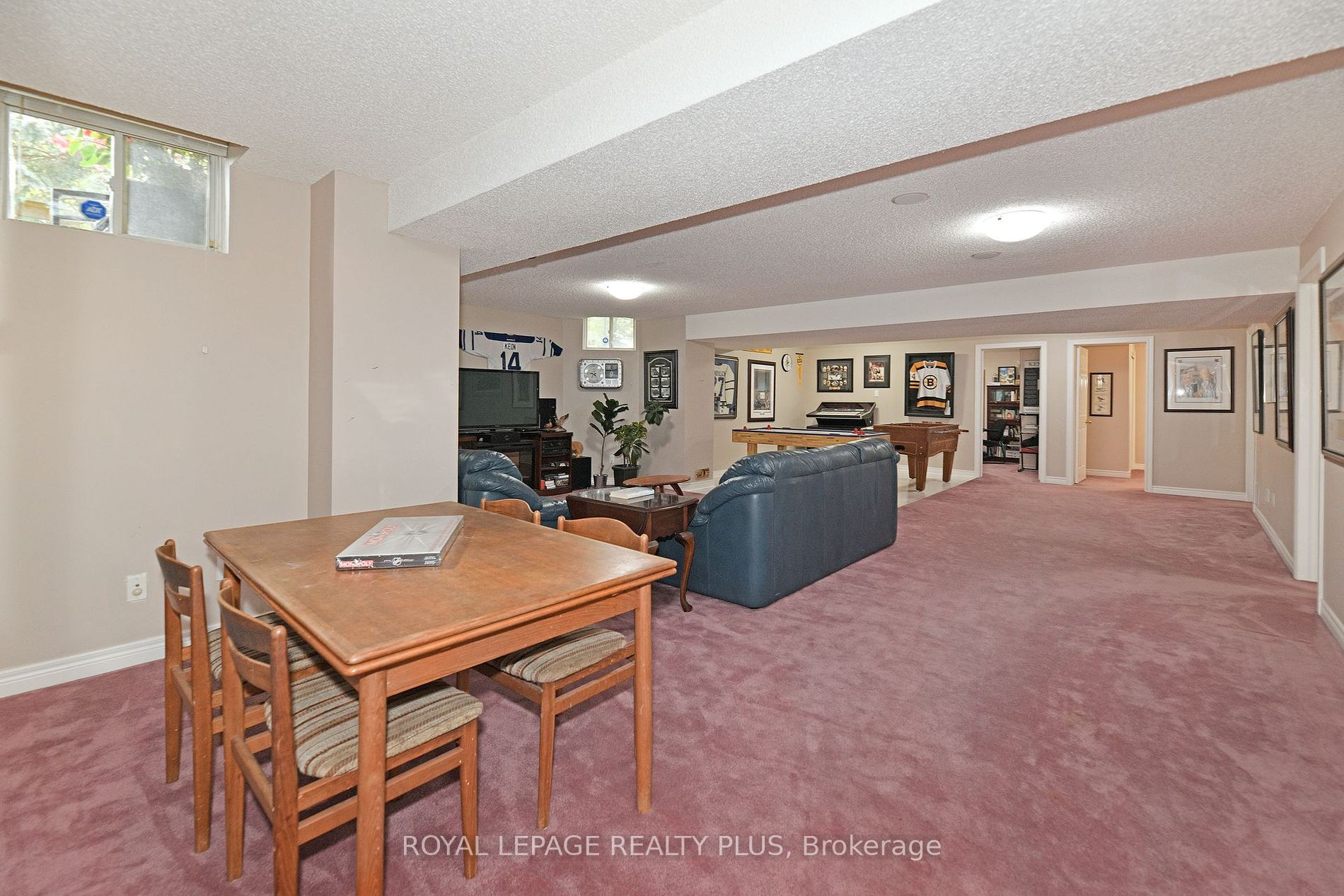 1076 Skyvalley Cres
