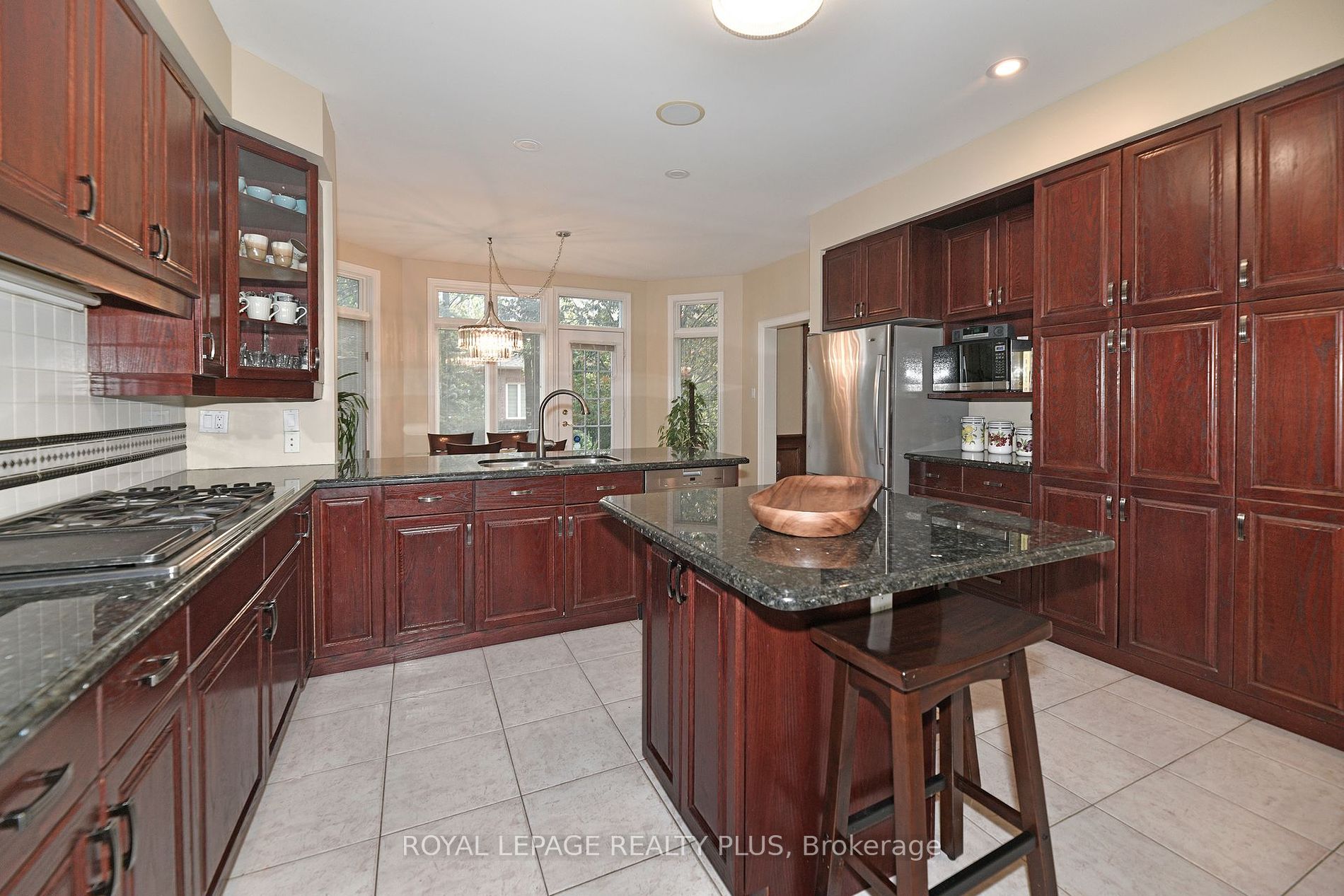 1076 Skyvalley Cres