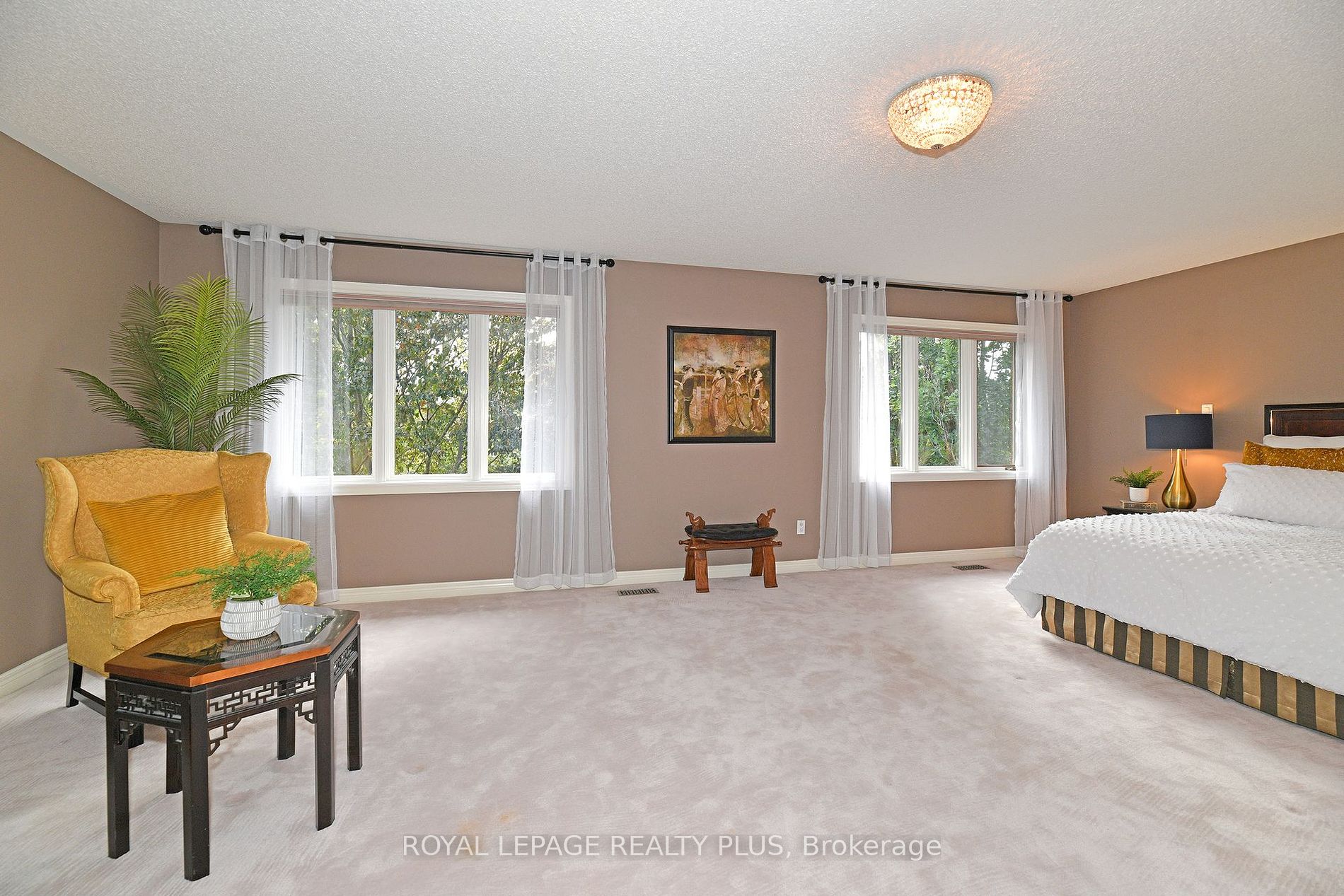 1076 Skyvalley Cres