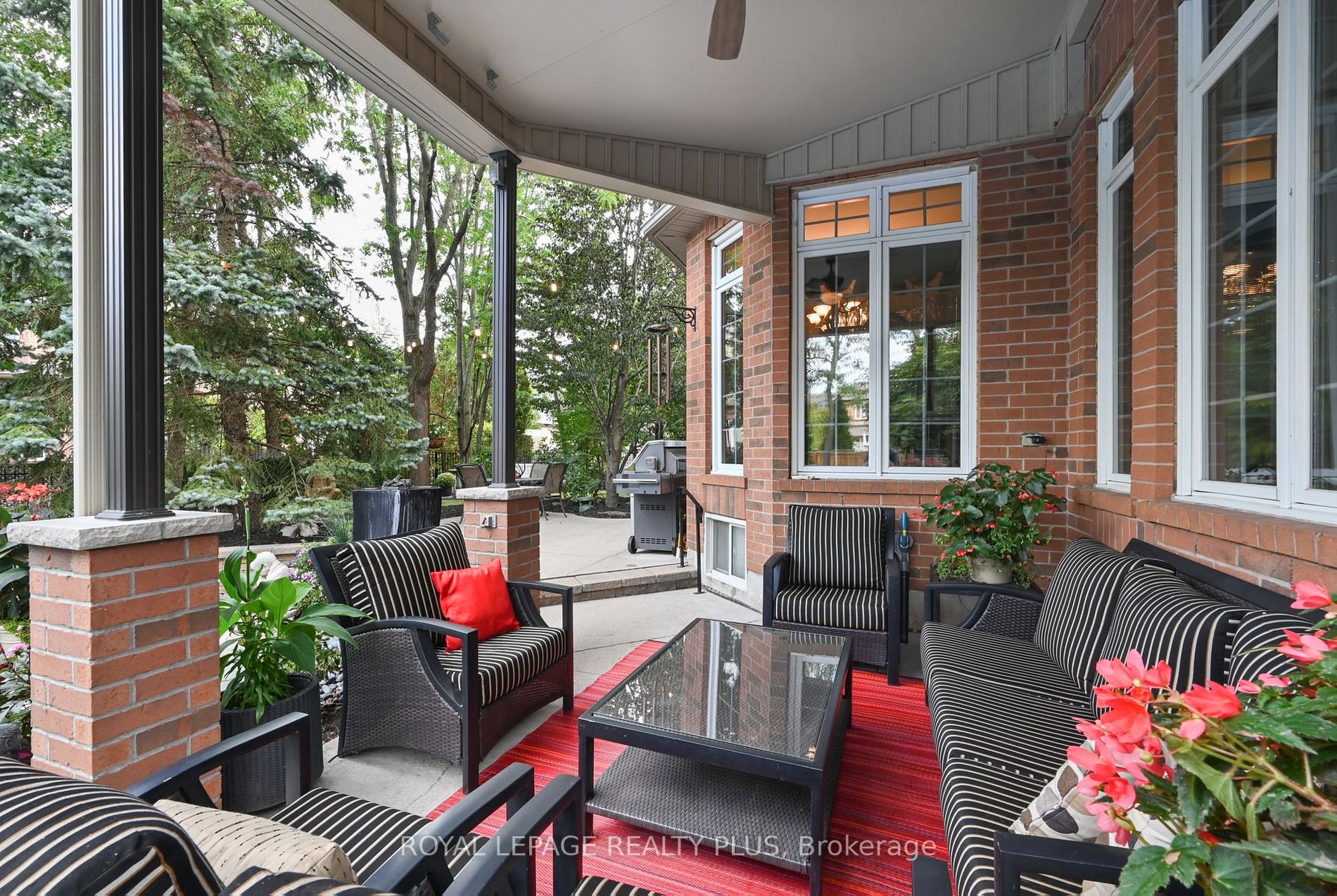 1076 Skyvalley Cres