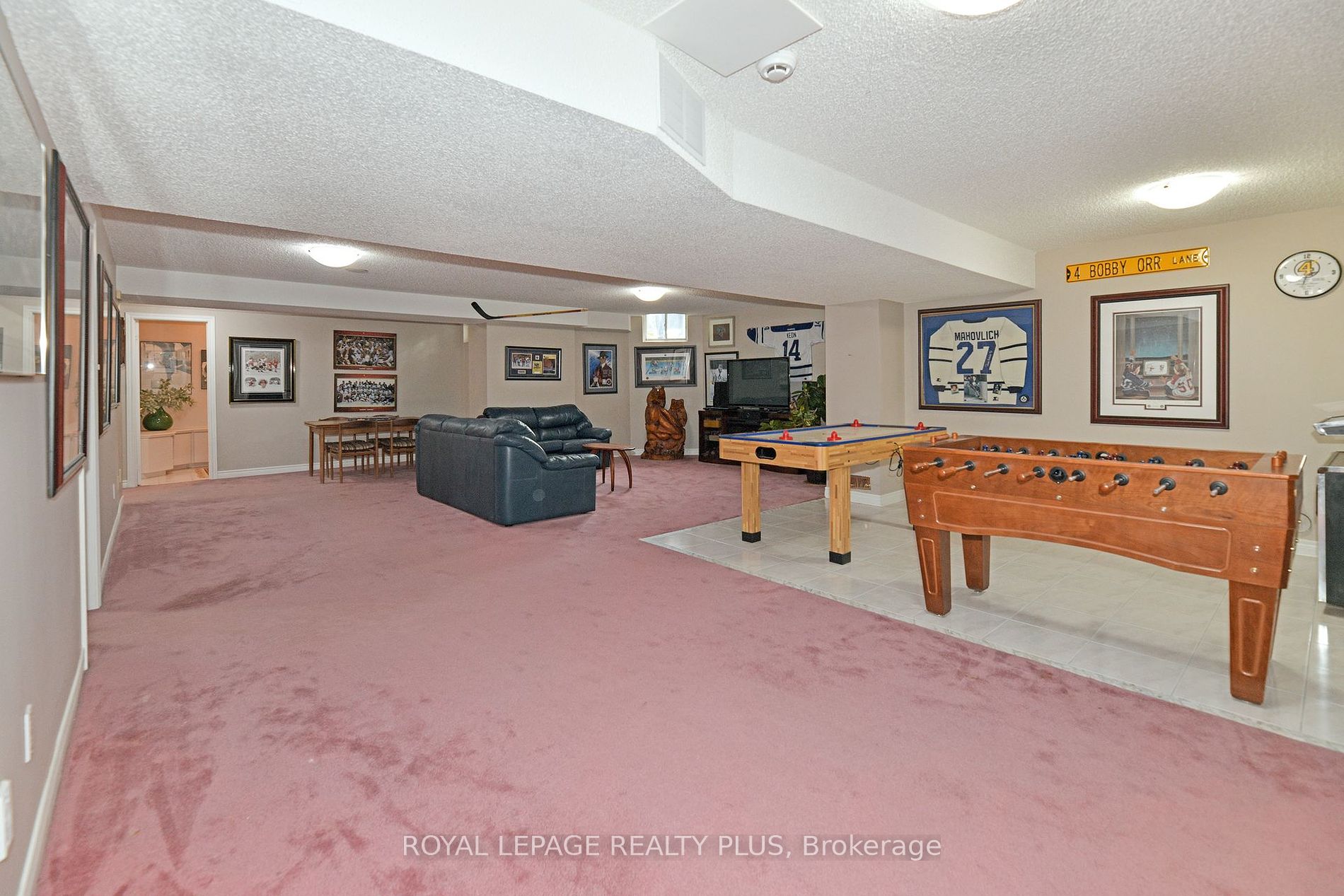 1076 Skyvalley Cres