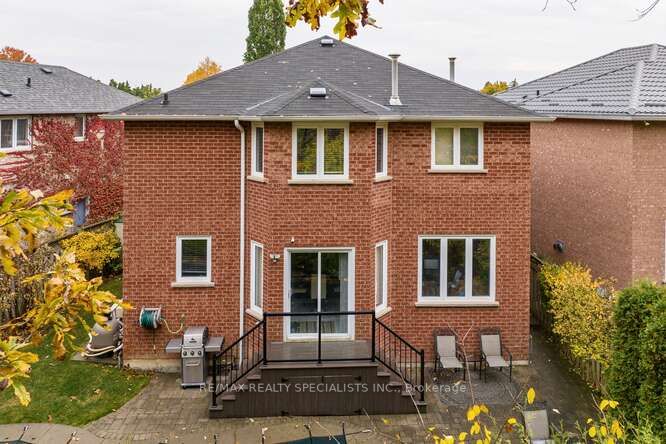 3135 Dover Cres