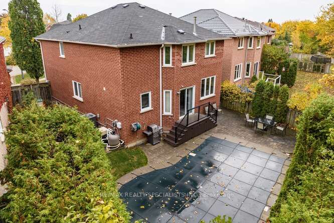 3135 Dover Cres