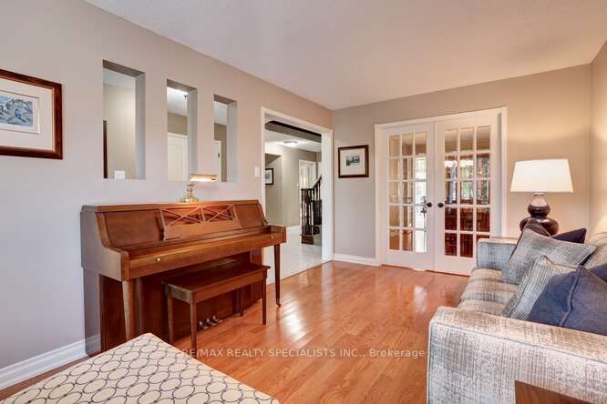 3135 Dover Cres