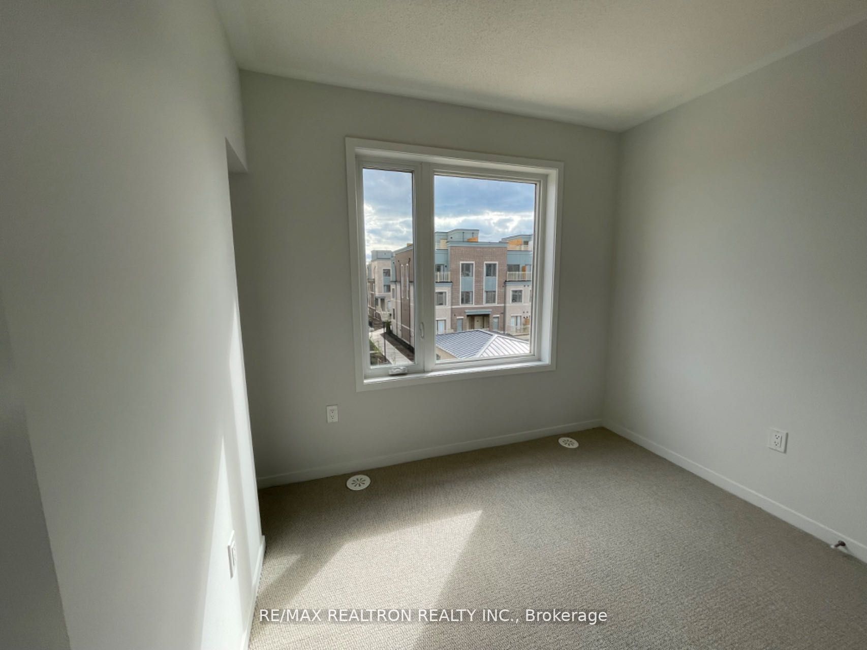 10 Lloyd Janes Lane, #187