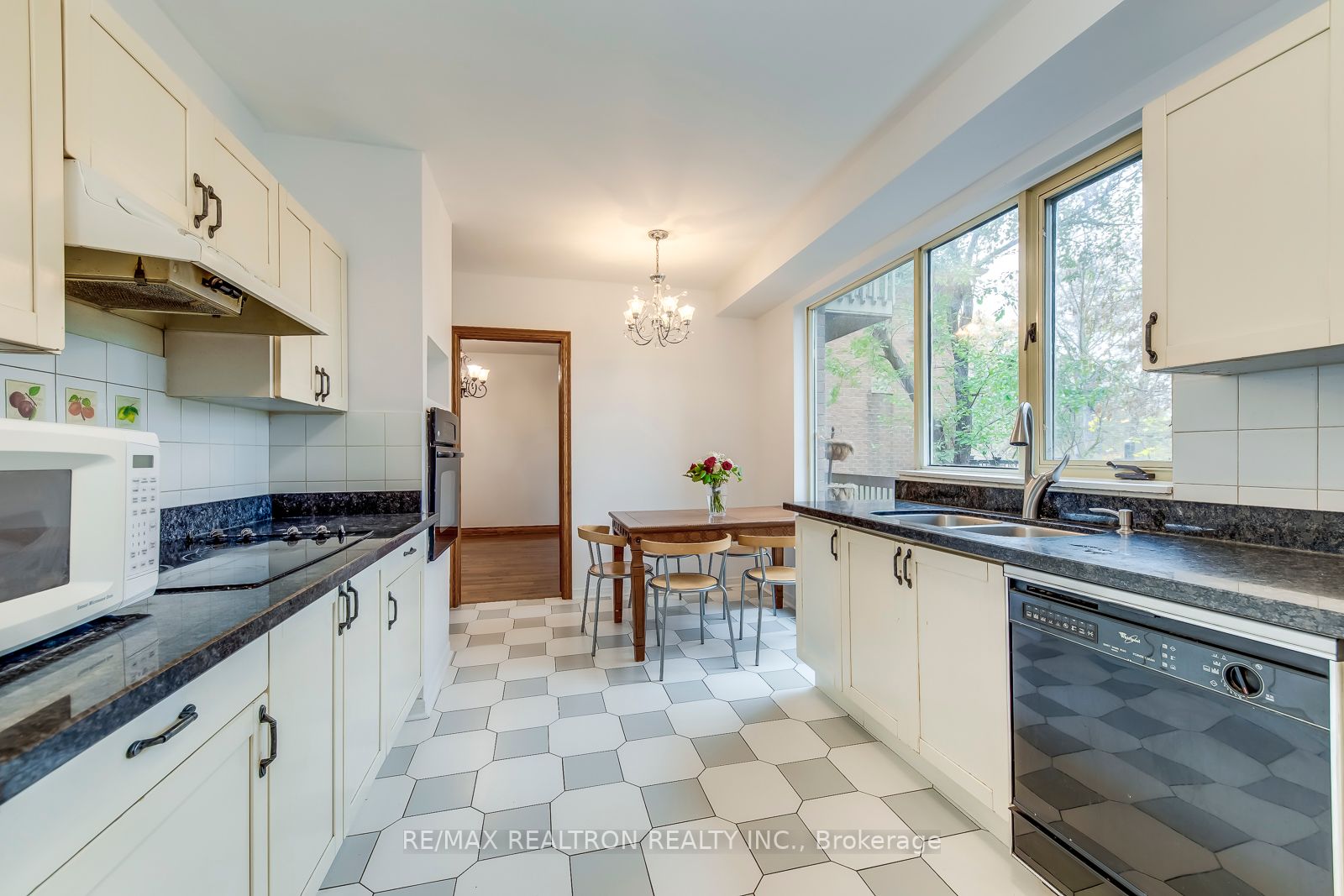 44 Oakfield Dr