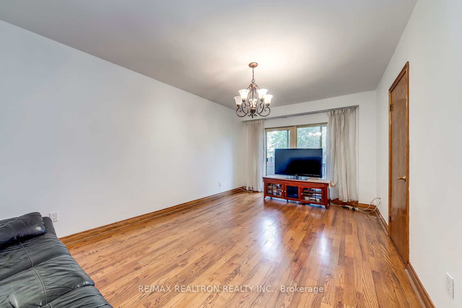 44 Oakfield Dr