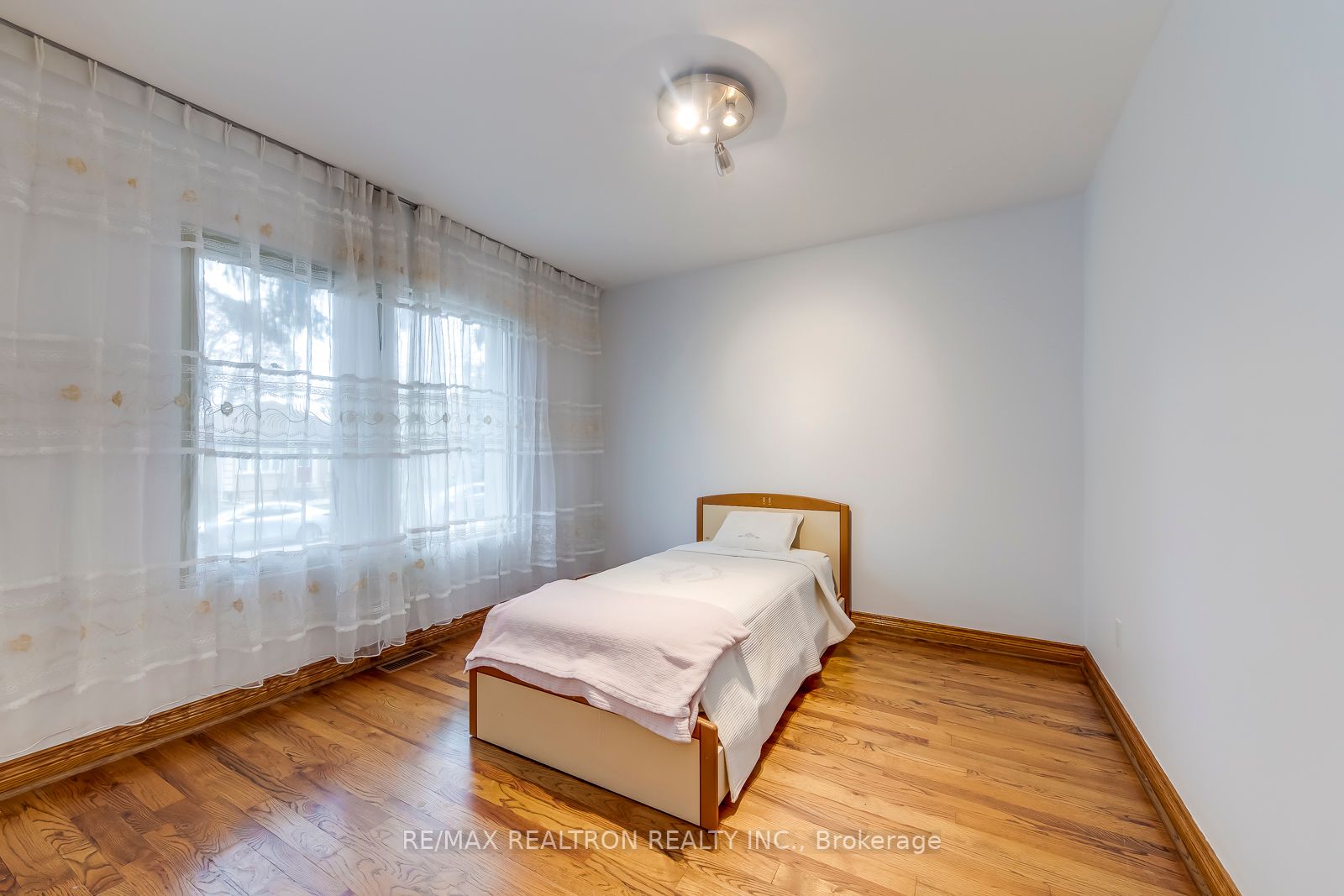 44 Oakfield Dr