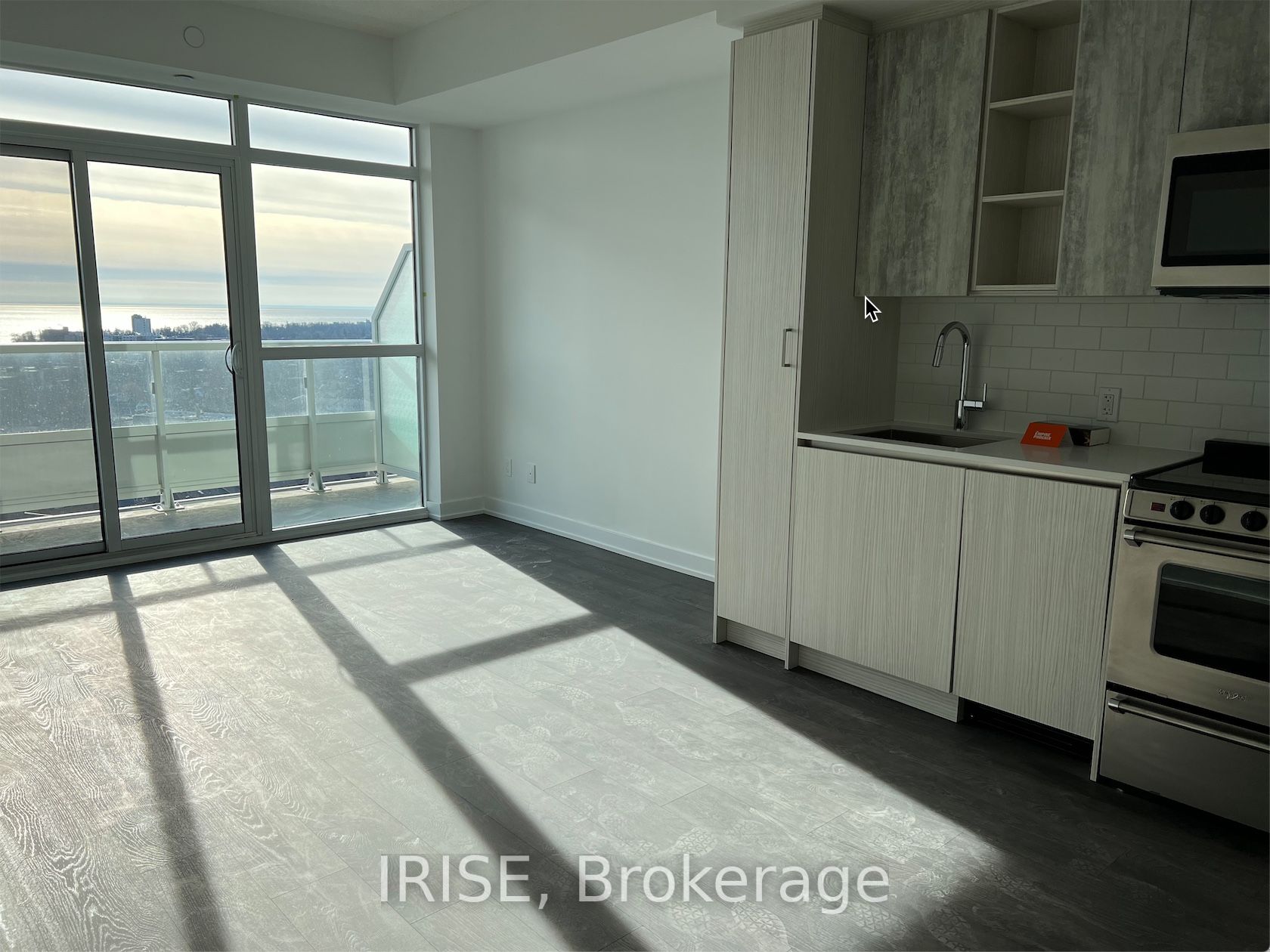 251 Manitoba St, #1805
