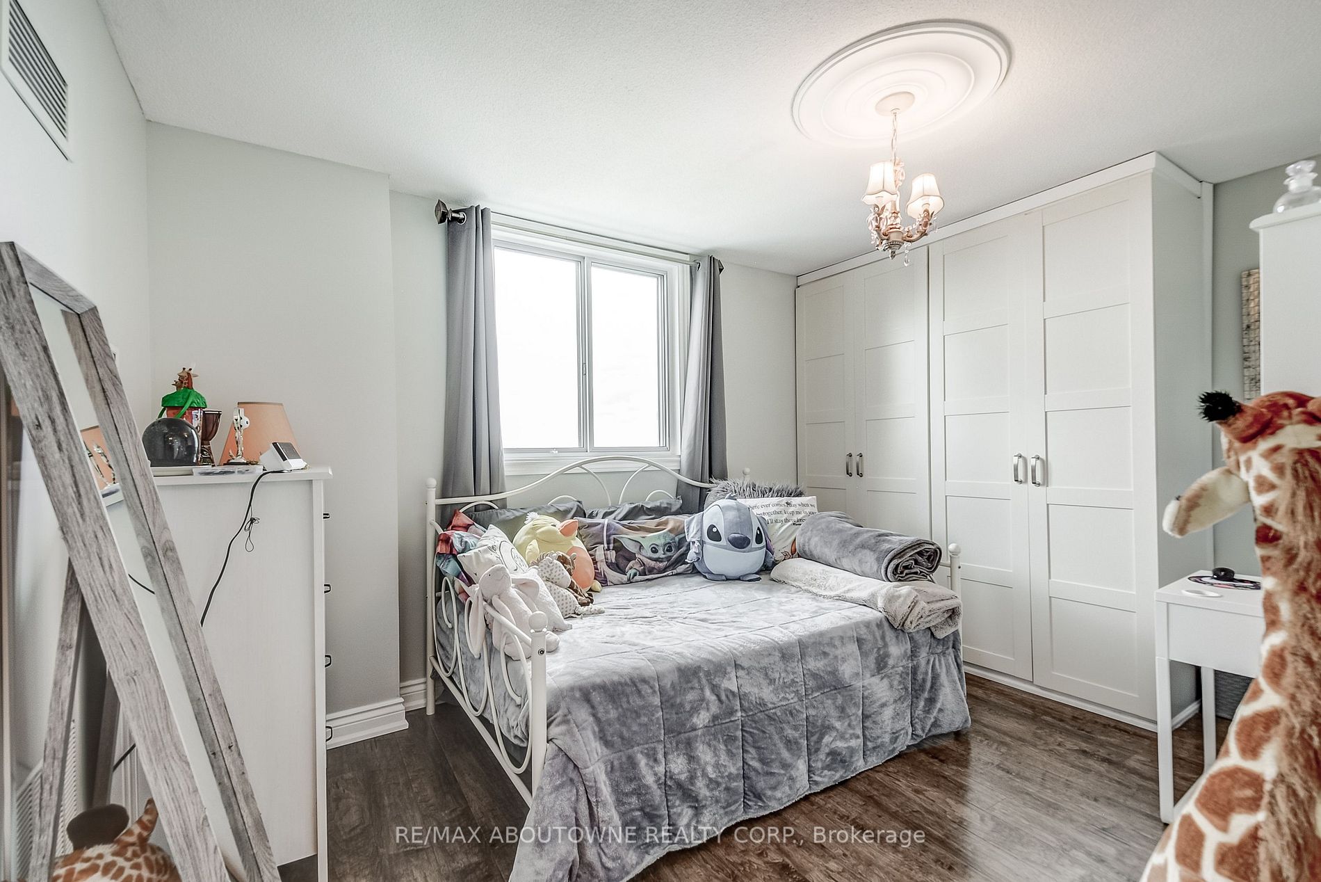 812 Burnhamthorpe Rd, #Ph2