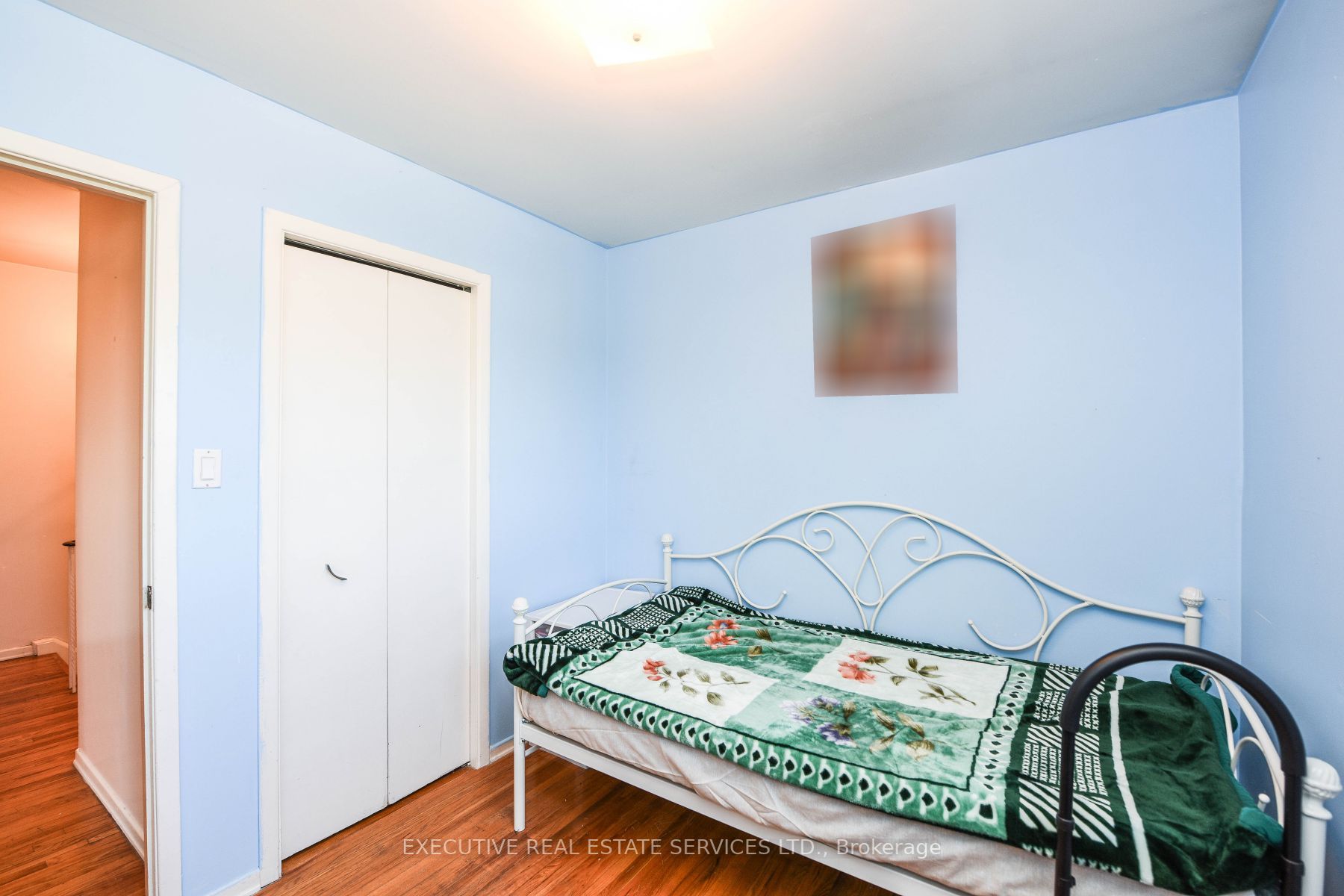 3380 Oakglade Cres