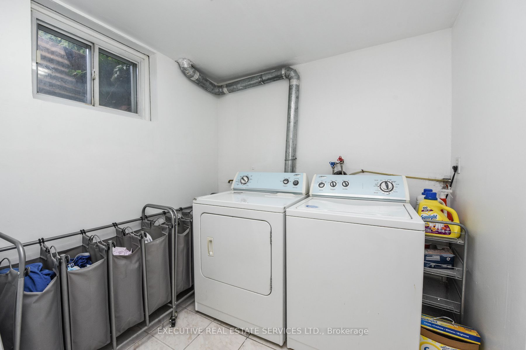 3380 Oakglade Cres