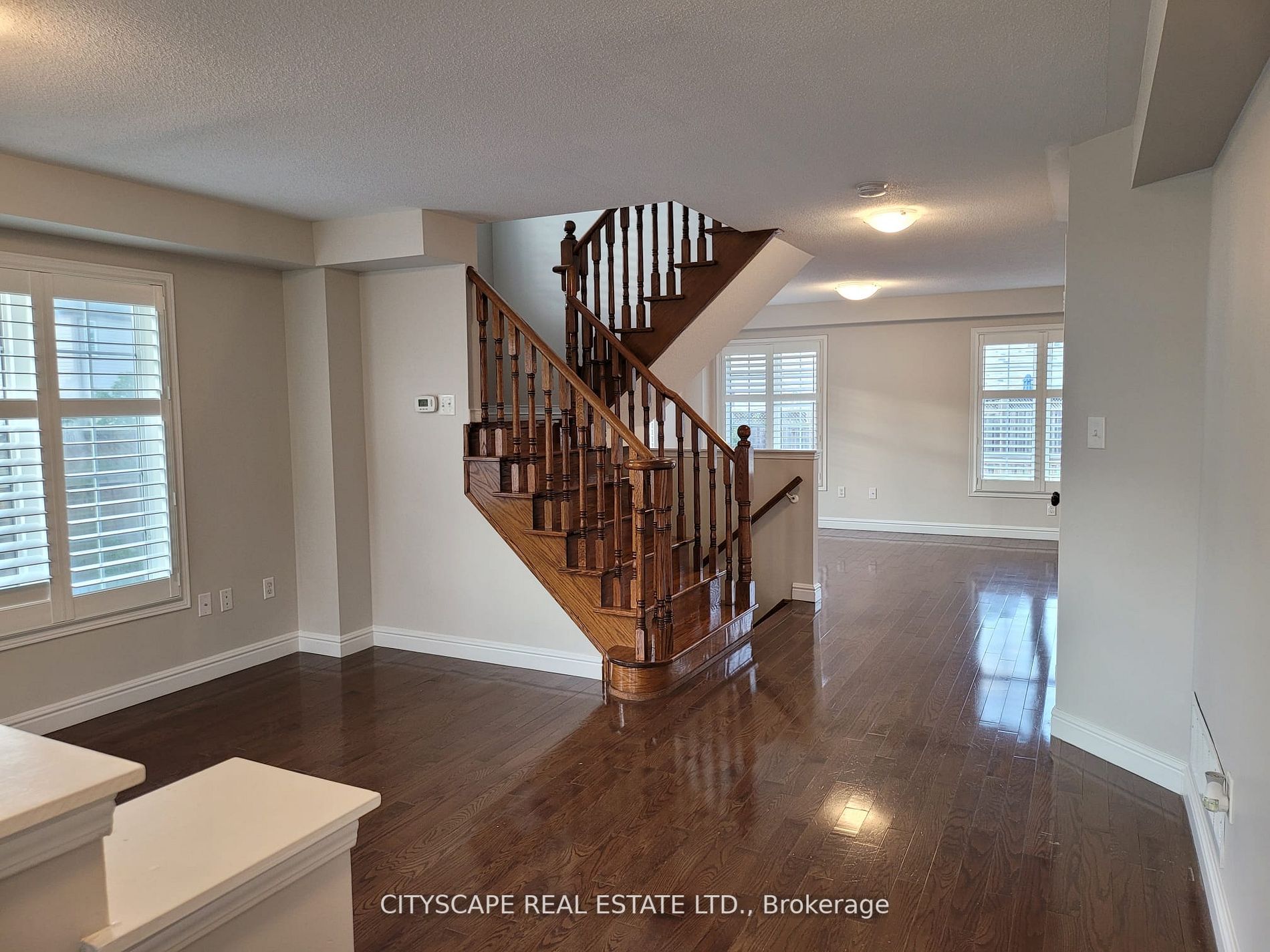 1009 Easterbrook Cres
