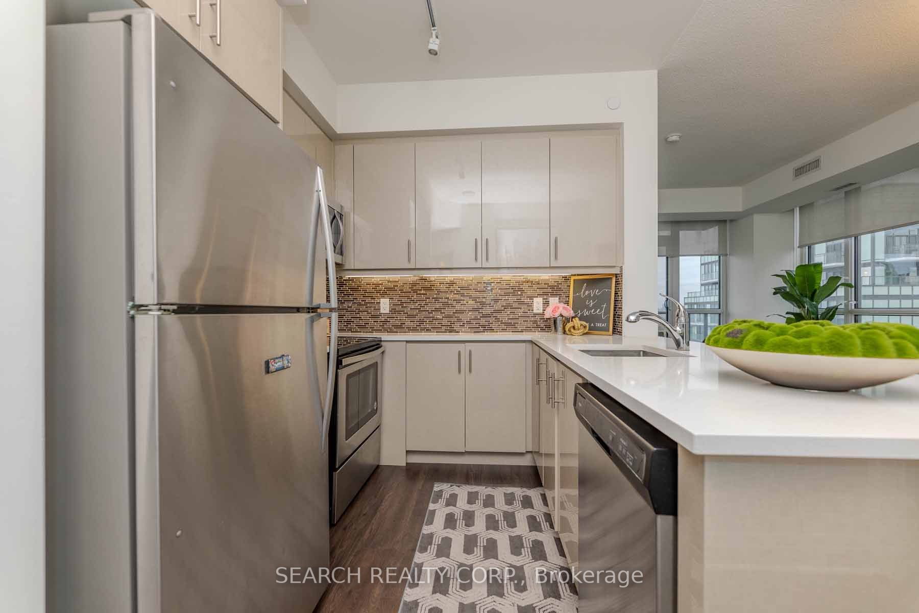 15 Zorra Street, #809