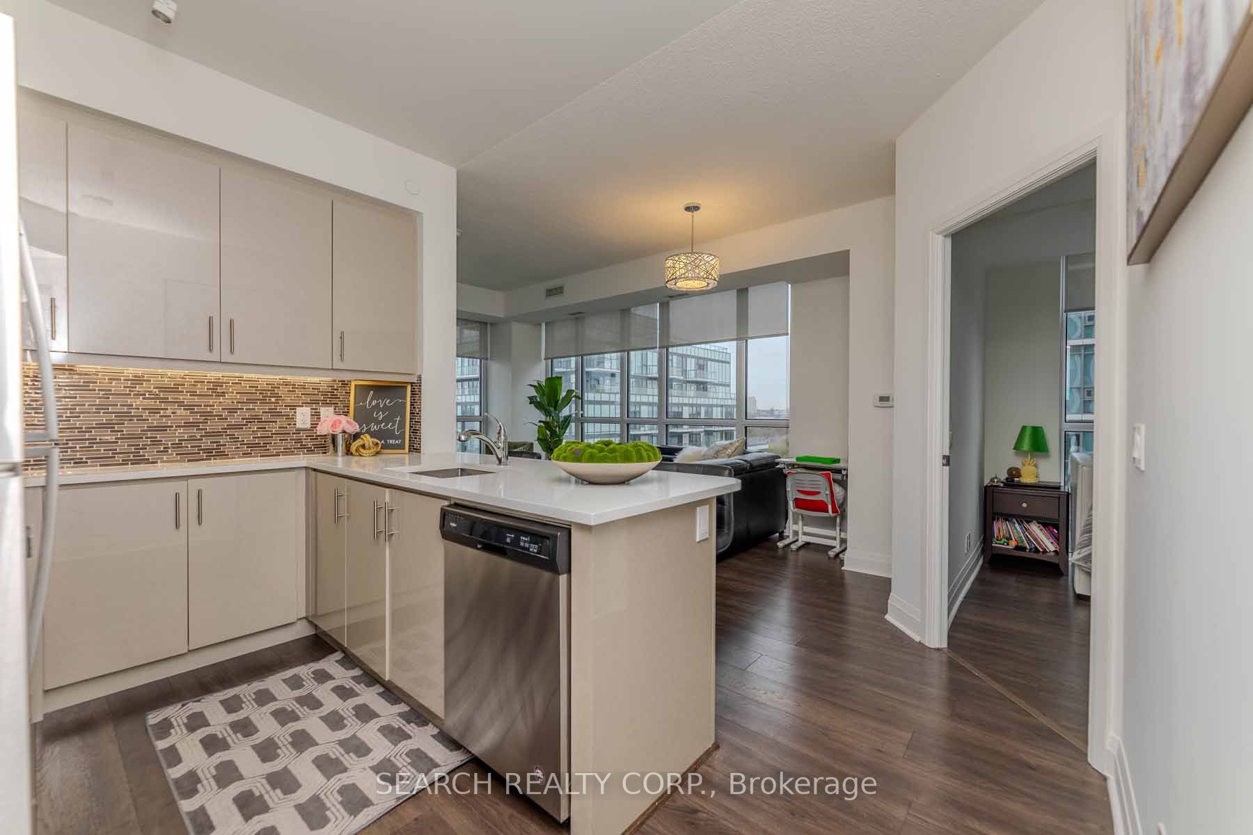 15 Zorra Street, #809